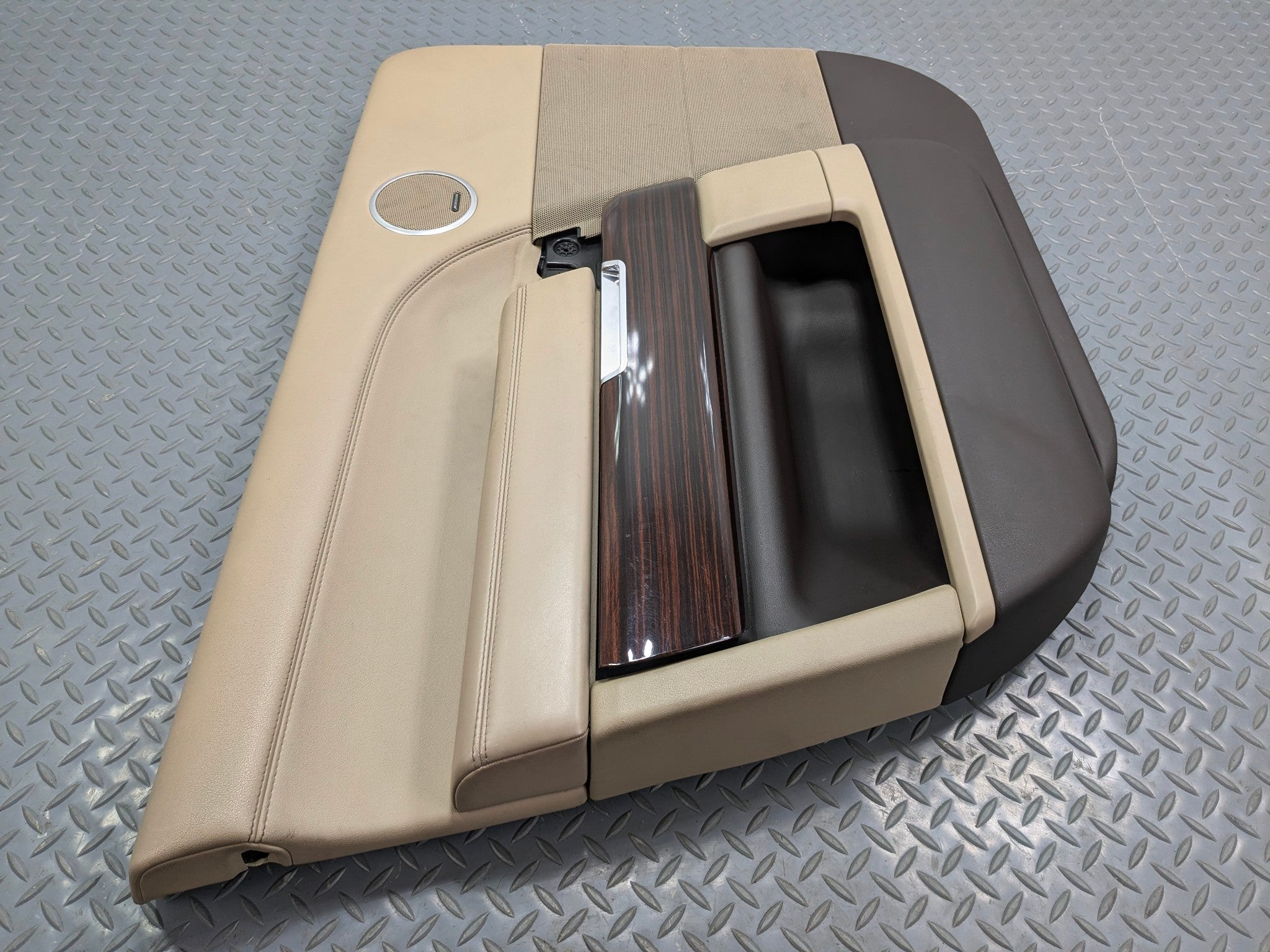 2013 - 2017 OEM LAND ROVER RANGE ROVER FRONT LEFT DRIVER SIDE DOOR TRIM PANEL