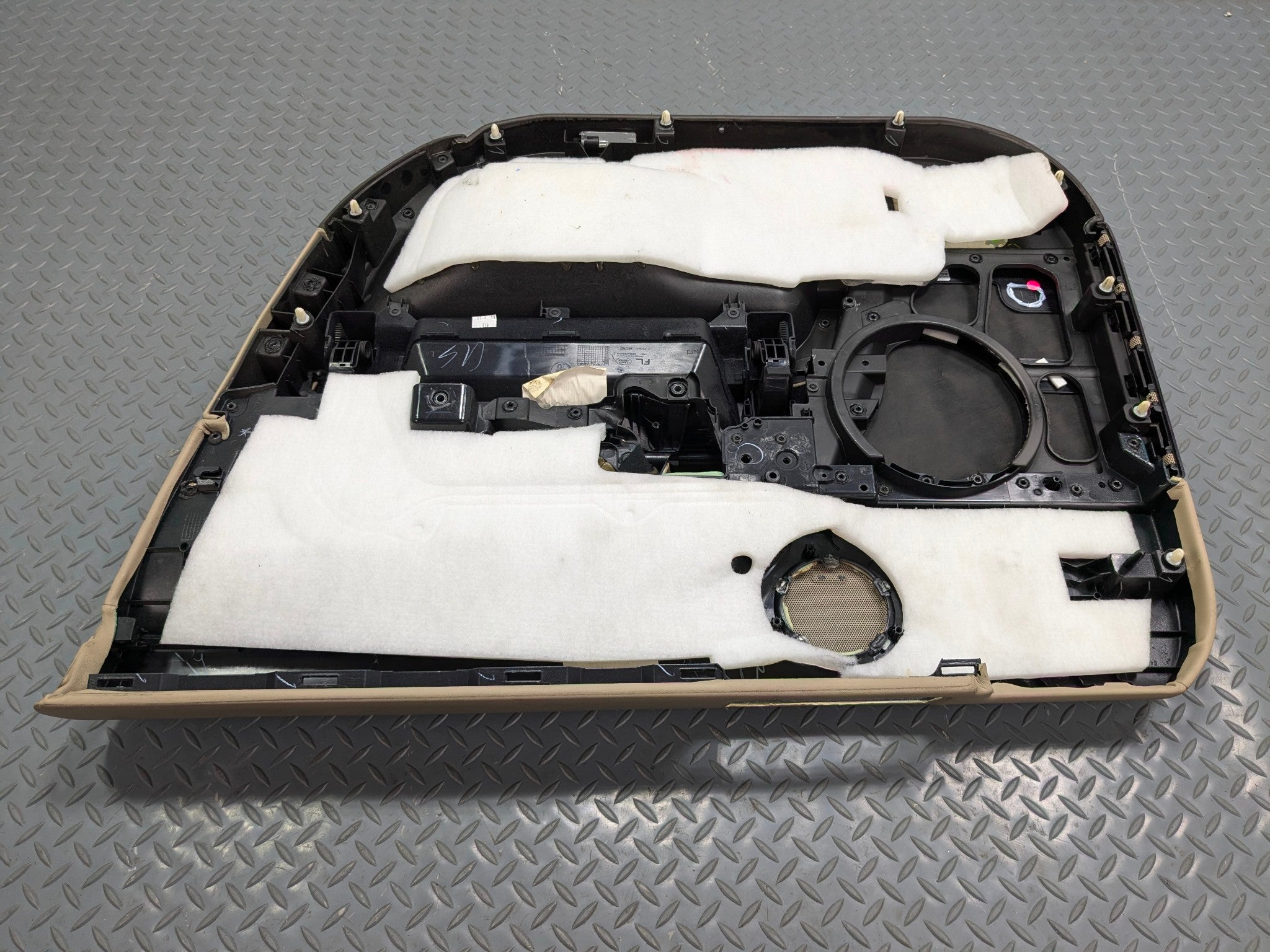 2013 - 2017 OEM LAND ROVER RANGE ROVER FRONT LEFT DRIVER SIDE DOOR TRIM PANEL