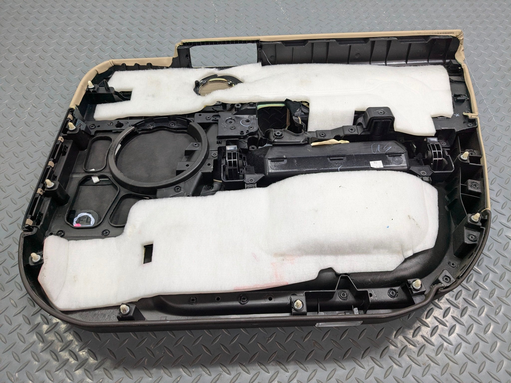 2013 - 2017 OEM LAND ROVER RANGE ROVER FRONT LEFT DRIVER SIDE DOOR TRIM PANEL