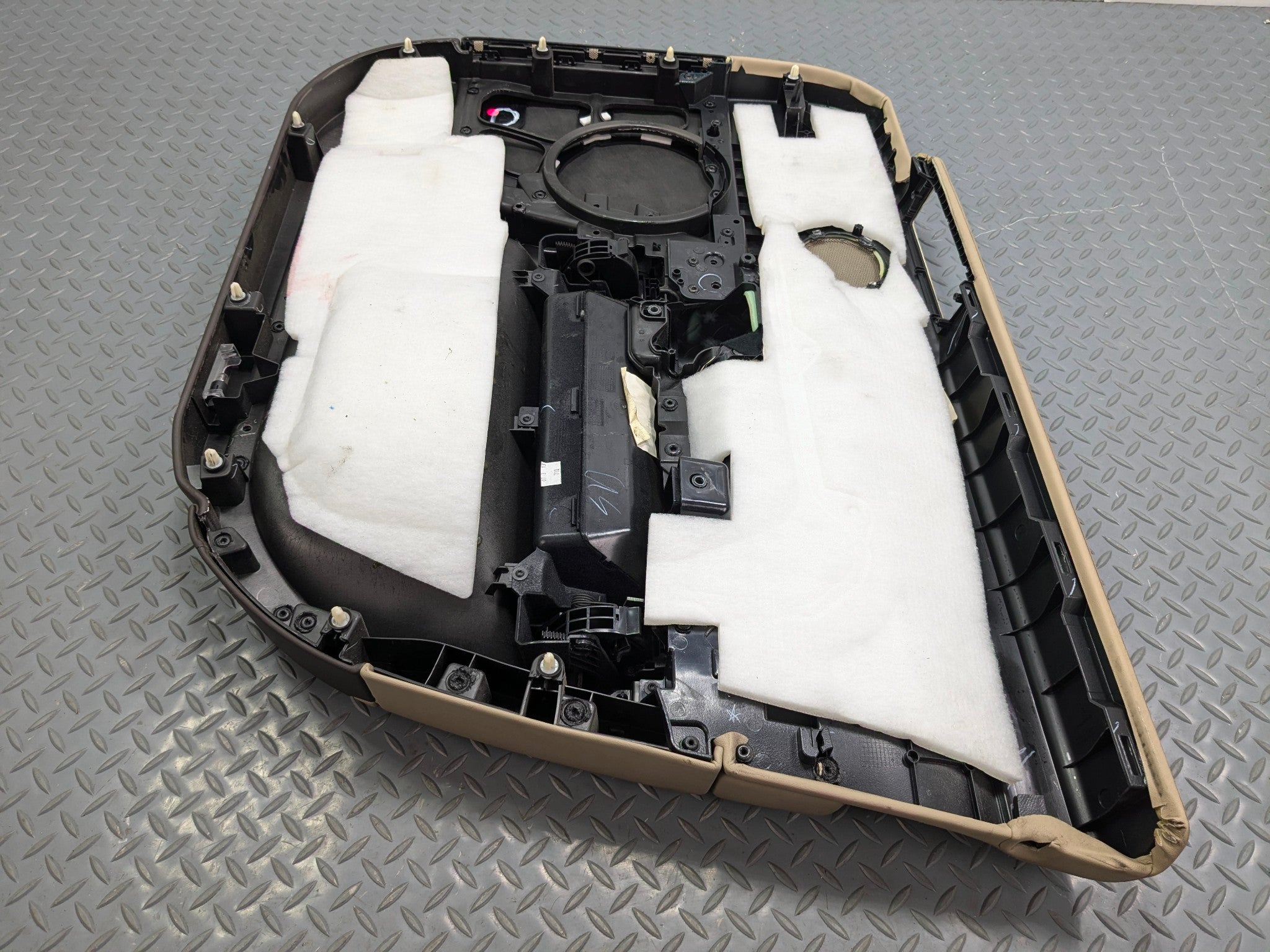 2013 - 2017 OEM LAND ROVER RANGE ROVER FRONT LEFT DRIVER SIDE DOOR TRIM PANEL