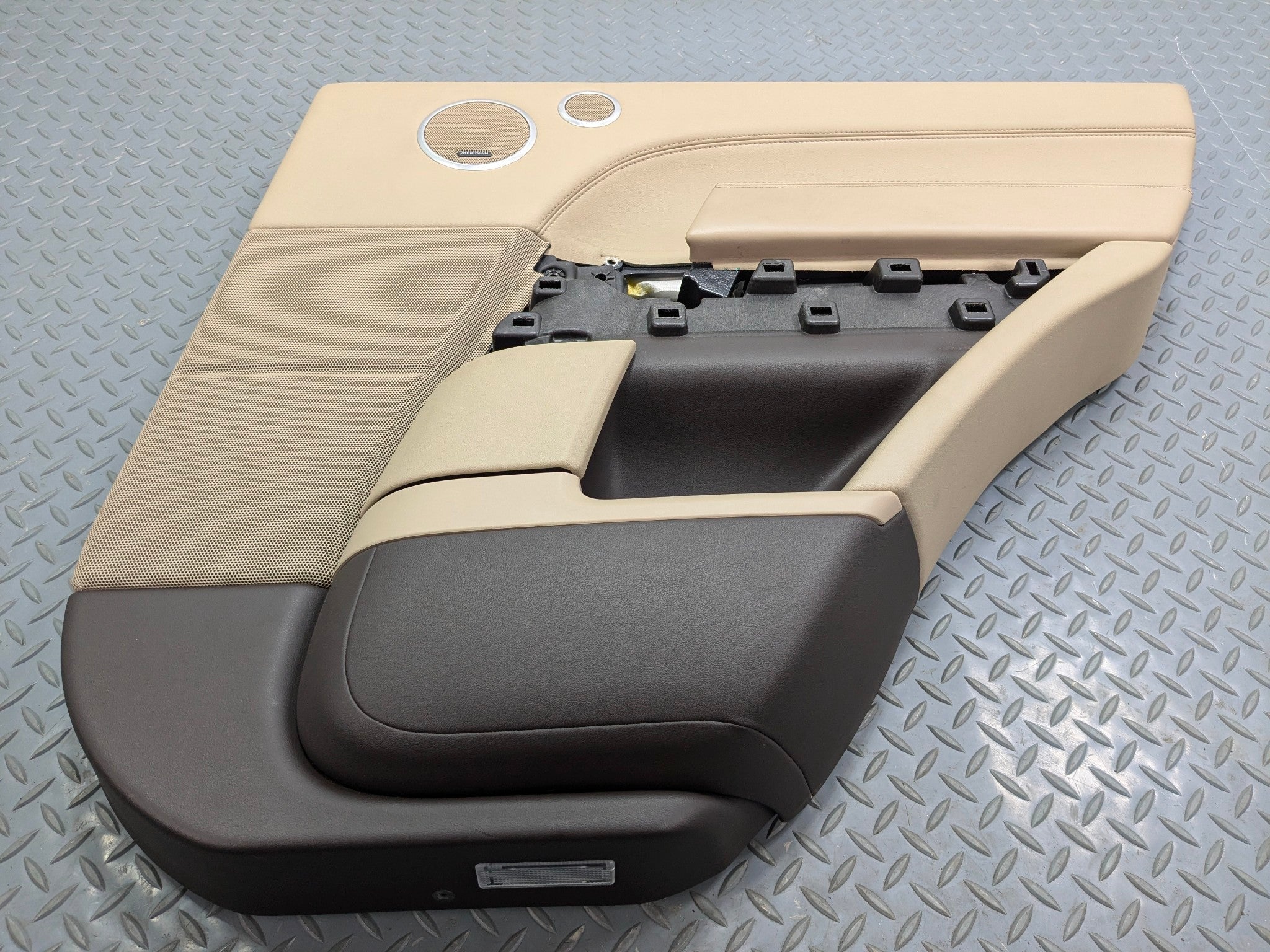 2013 - 2017 OEM LAND ROVER RANGE ROVER REAR RIGHT SIDE DOOR TRIM PANEL ASSEMBLY