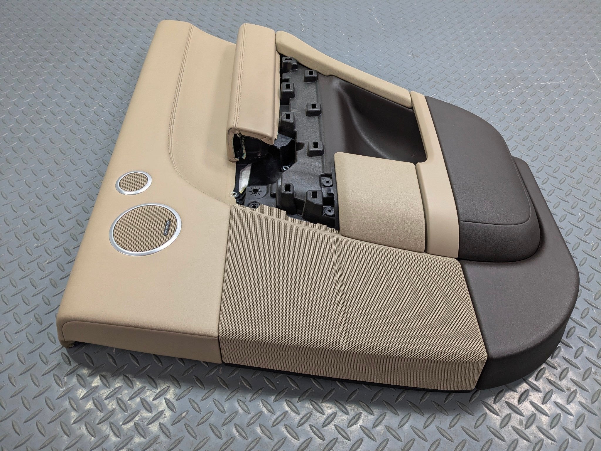 2013 - 2017 OEM LAND ROVER RANGE ROVER REAR RIGHT SIDE DOOR TRIM PANEL ASSEMBLY