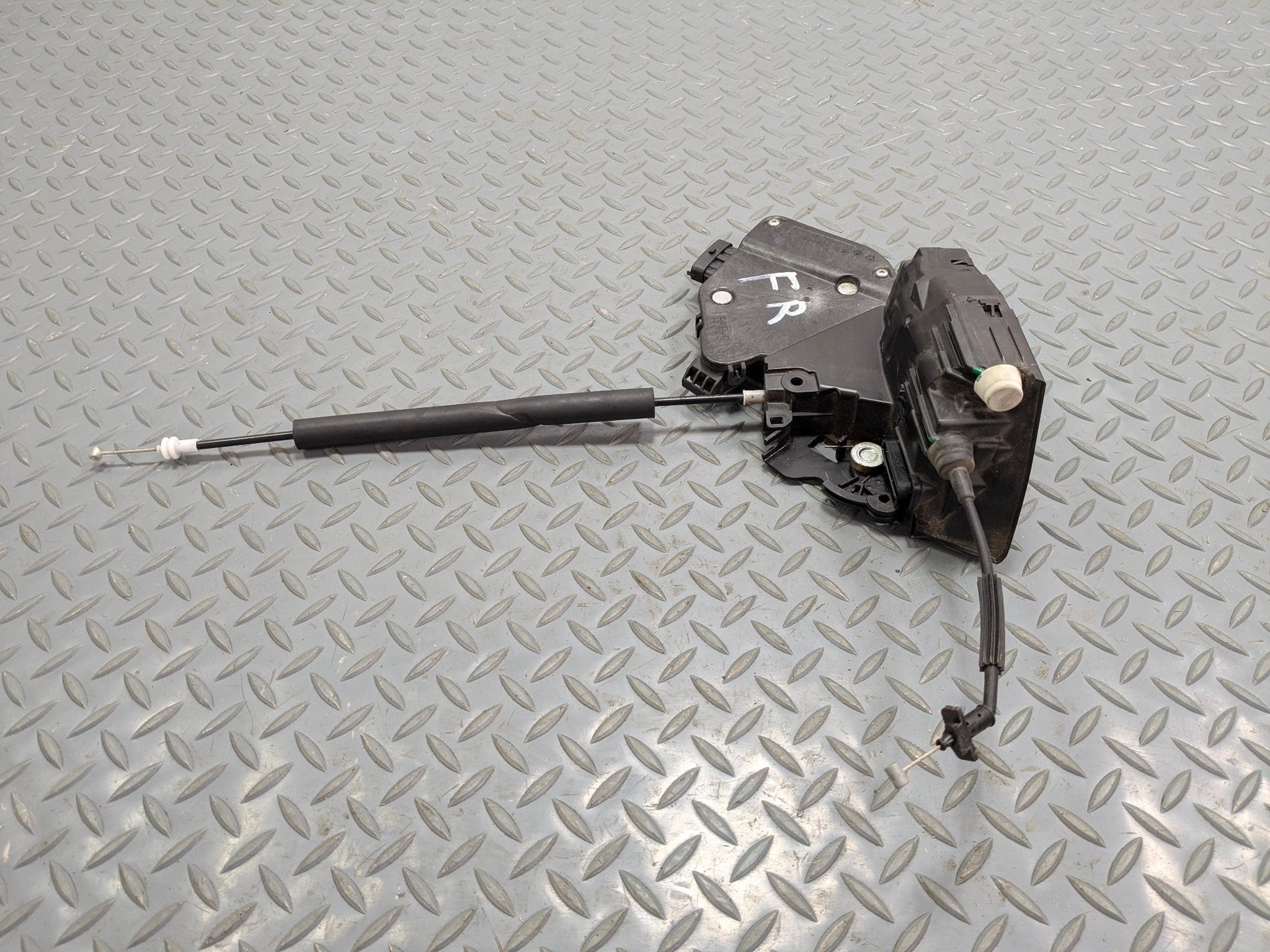 2013 - 2017 OEM LAND ROVER RANGE ROVER FRONT RIGHT SIDE DOOR LOCK LATCH ACTUATOR