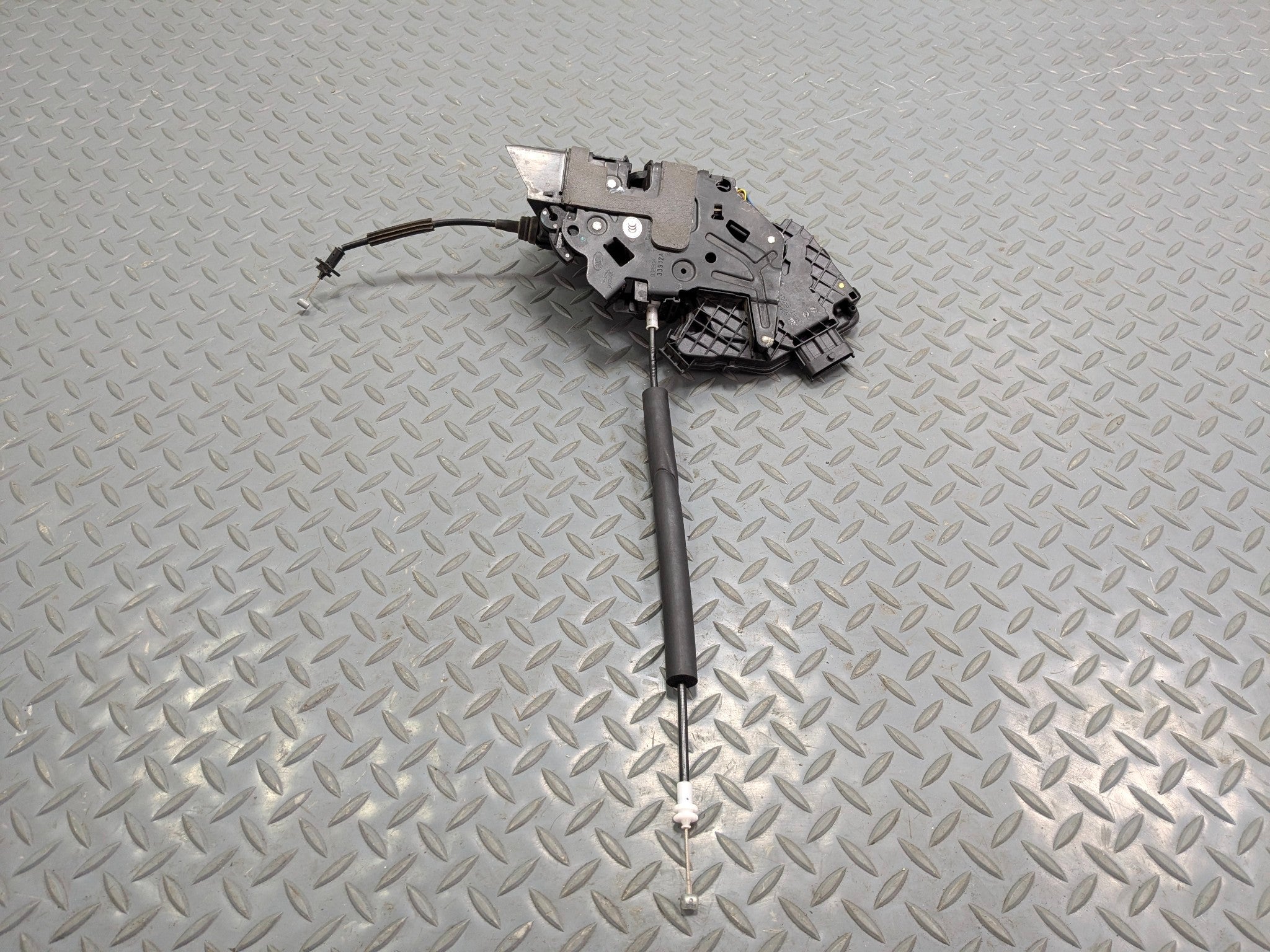 2013 - 2017 OEM LAND ROVER RANGE ROVER FRONT RIGHT SIDE DOOR LOCK LATCH ACTUATOR