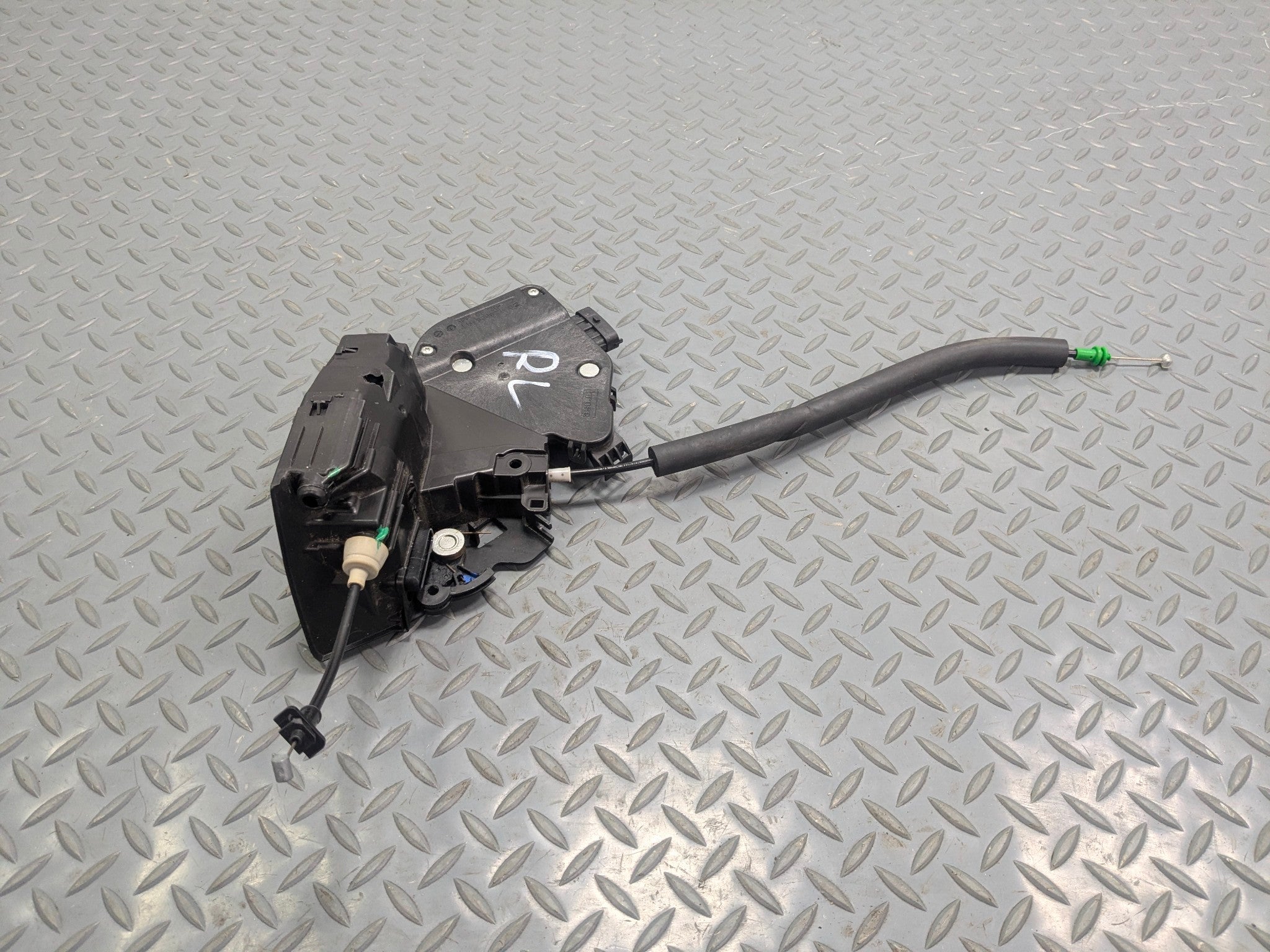 2013 - 2017 OEM LAND ROVER RANGE ROVER REAR LEFT SIDE DOOR LOCK LATCH ACTUATOR