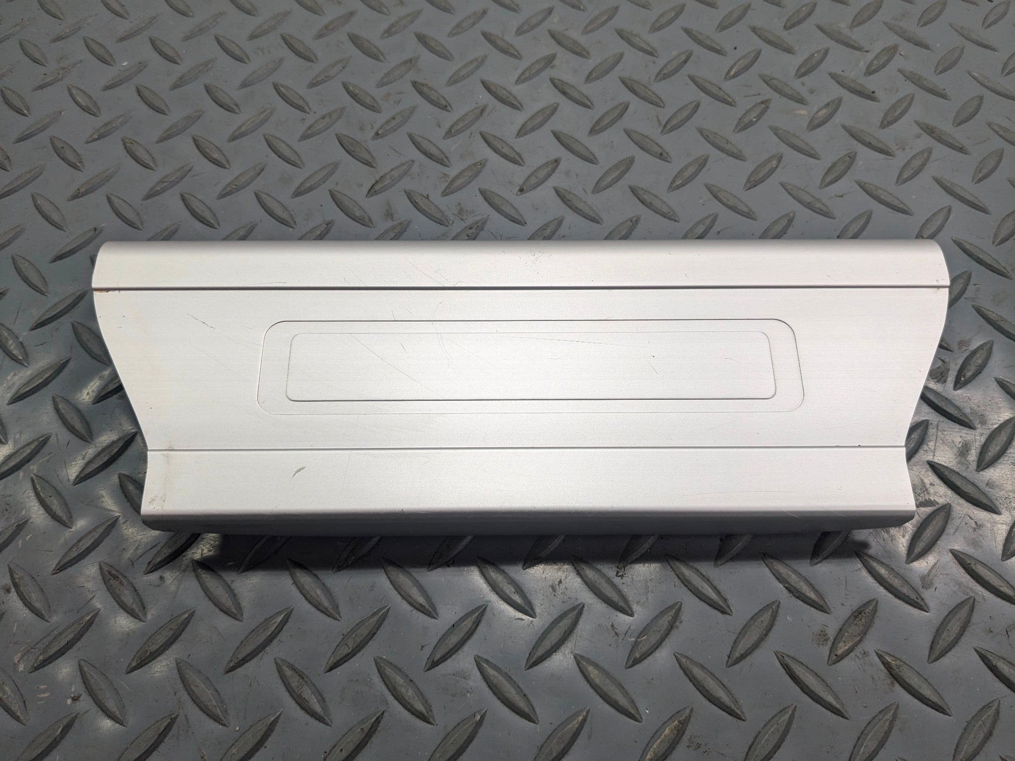 2013 - 2017 OEM LAND ROVER RANGE ROVER REAR RIGHT SIDE DOOR SCUFF SILL PLATE