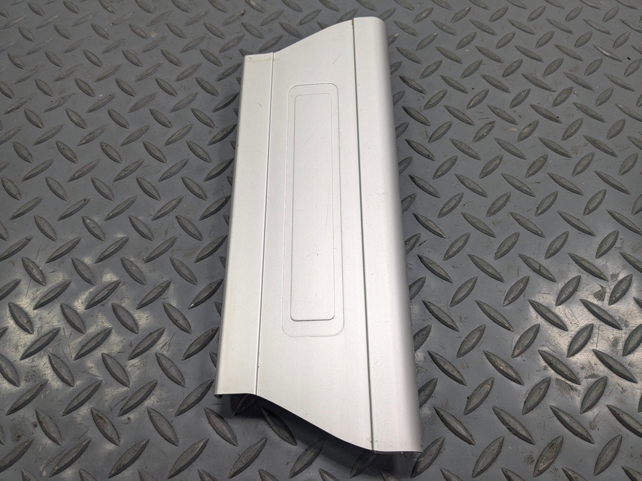 2013 - 2017 OEM LAND ROVER RANGE ROVER REAR RIGHT SIDE DOOR SCUFF SILL PLATE