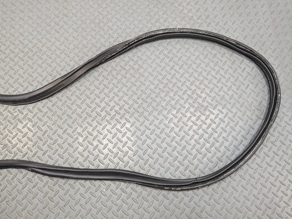 13 - 17 OEM LAND ROVER RANGE ROVER REAR TRUNK LIFTGATE RUBBER WEATHERSTRIP SEAL
