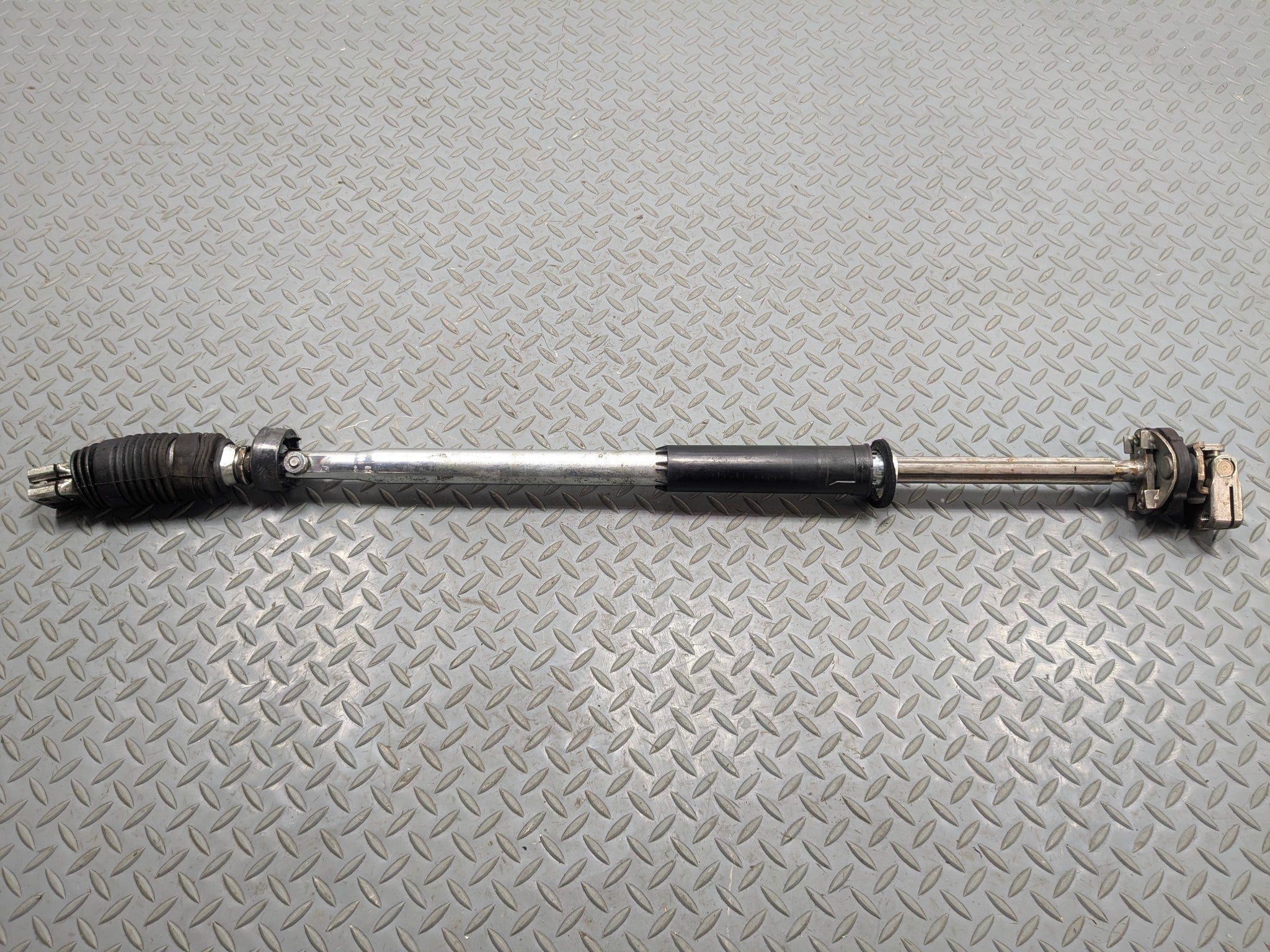 13 - 17 OEM LAND ROVER RANGE ROVER LOWER INTERMEDIATE STEERING SHAFT ASSEMBLY