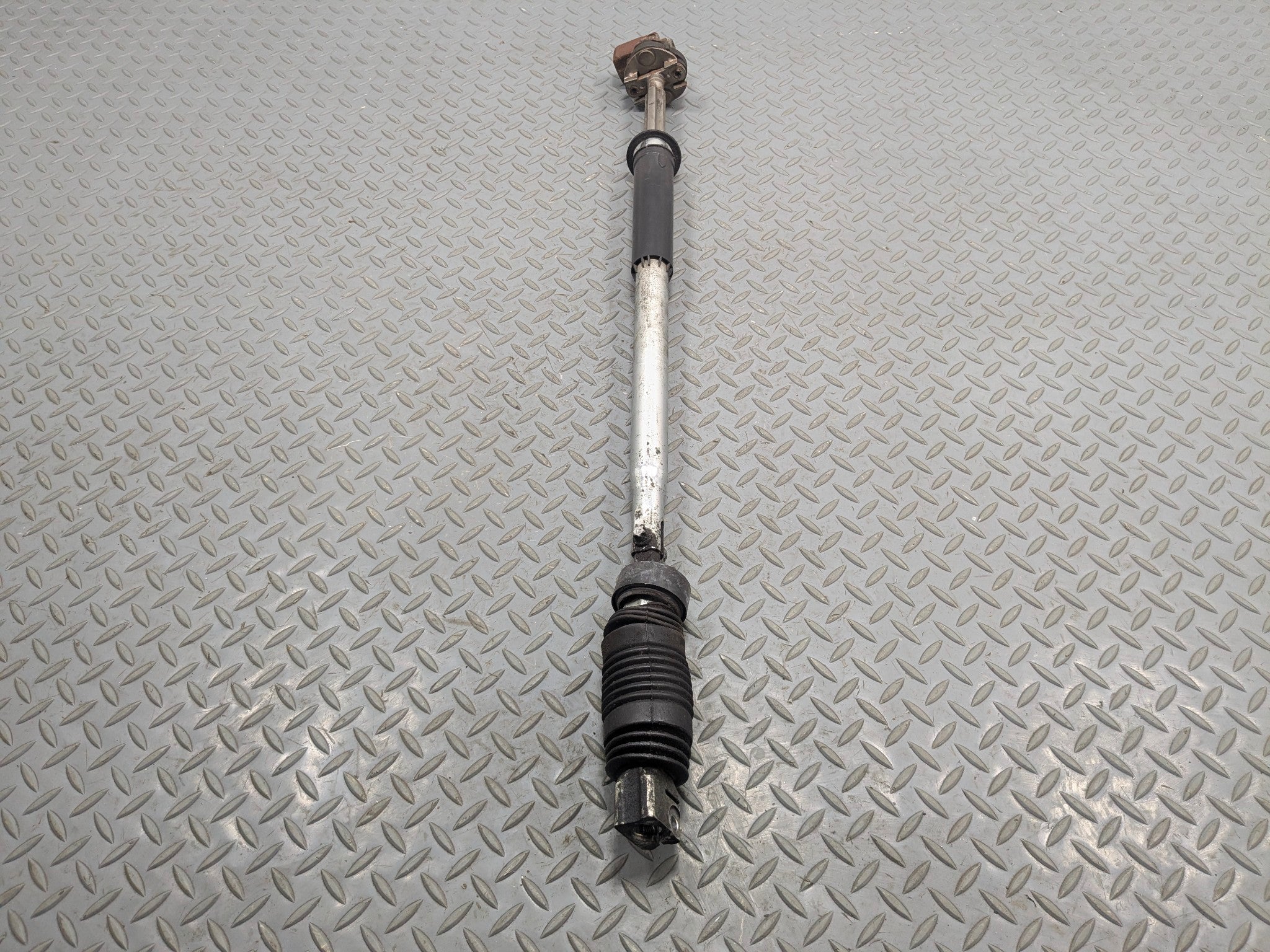 13 - 17 OEM LAND ROVER RANGE ROVER LOWER INTERMEDIATE STEERING SHAFT ASSEMBLY