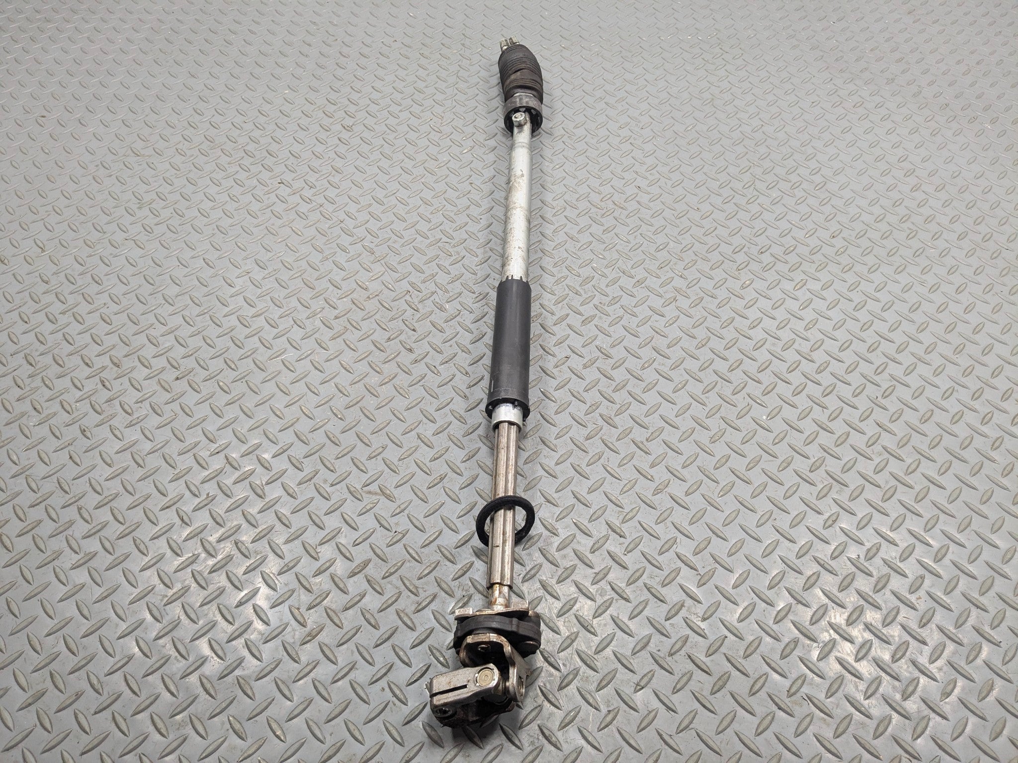 13 - 17 OEM LAND ROVER RANGE ROVER LOWER INTERMEDIATE STEERING SHAFT ASSEMBLY