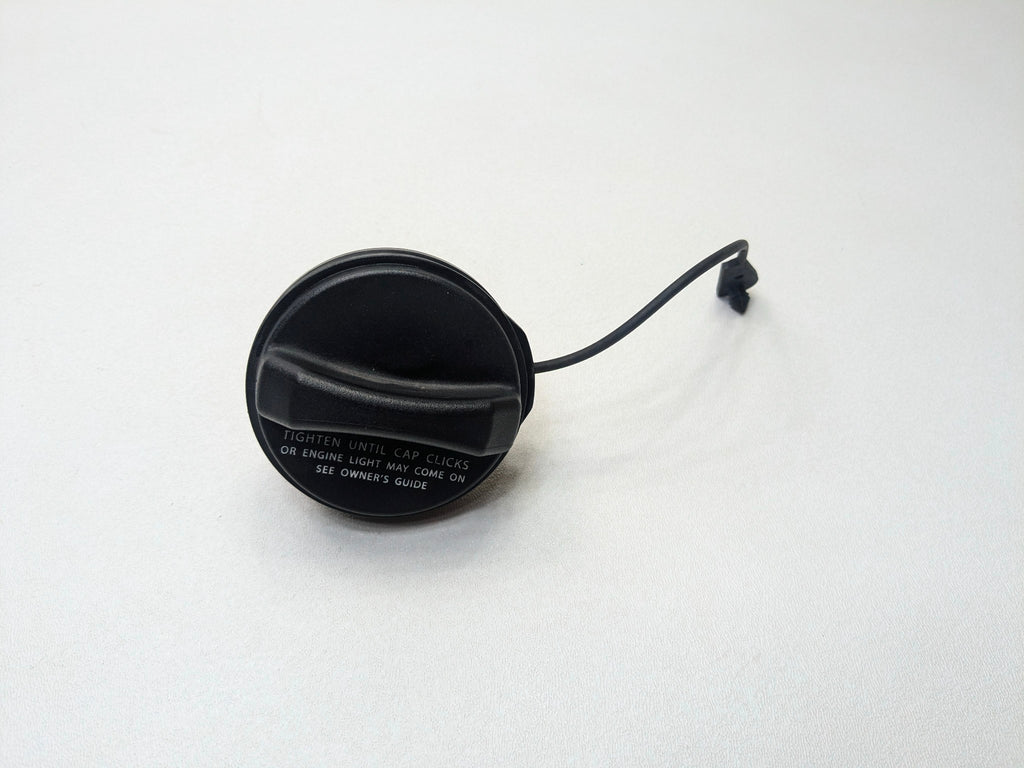 2013 - 2017 OEM LAND ROVER RANGE ROVER FUEL GAS TANK FILLER CAP ASSEMBLY