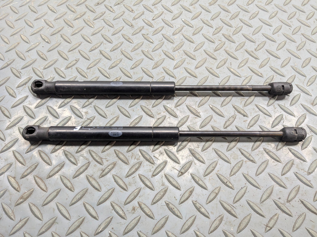 13 - 17 OEM LAND ROVER RANGE ROVER FRONT LEFT AND RIGHT HOOD LIFT SUPPORT STRUT