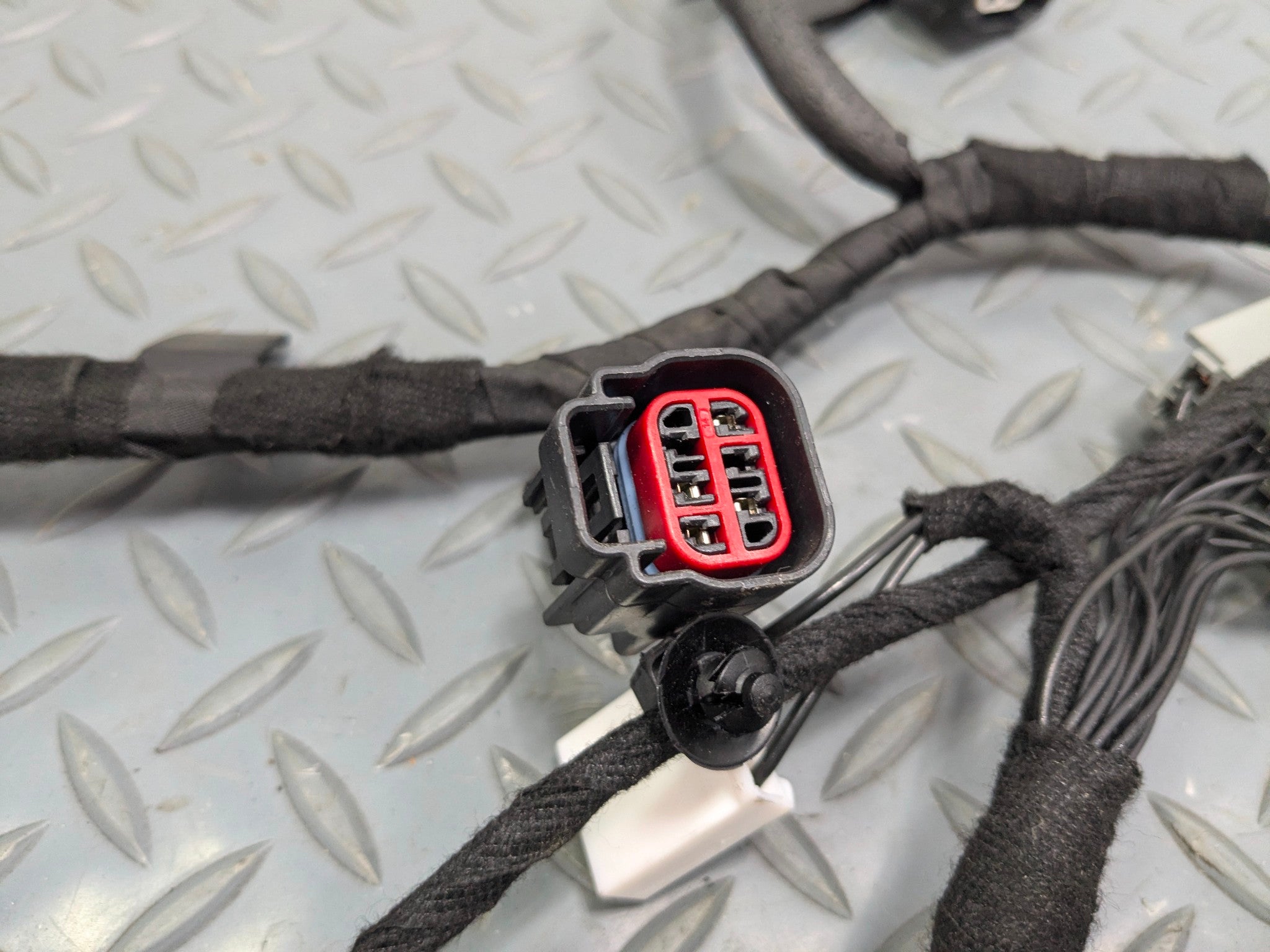 2013 - 2017 OEM LAND ROVER RANGE ROVER FRONT RIGHT SIDE DOOR WIRE HARNESS
