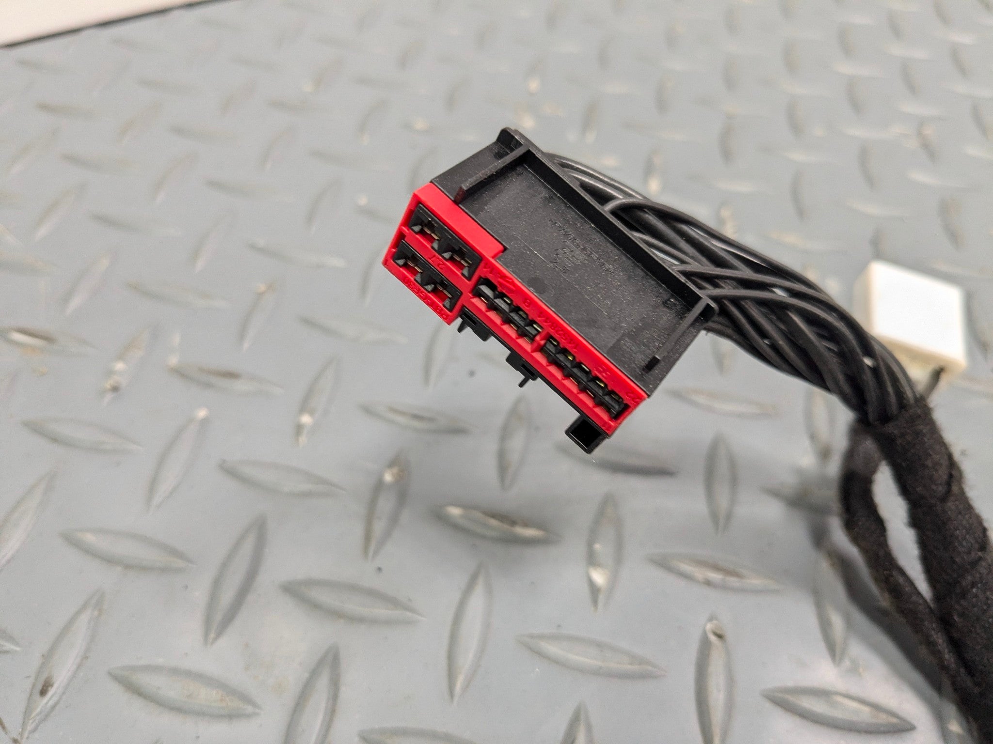 2013 - 2017 OEM LAND ROVER RANGE ROVER REAR LEFT SIDE DOOR WIRE HARNESS