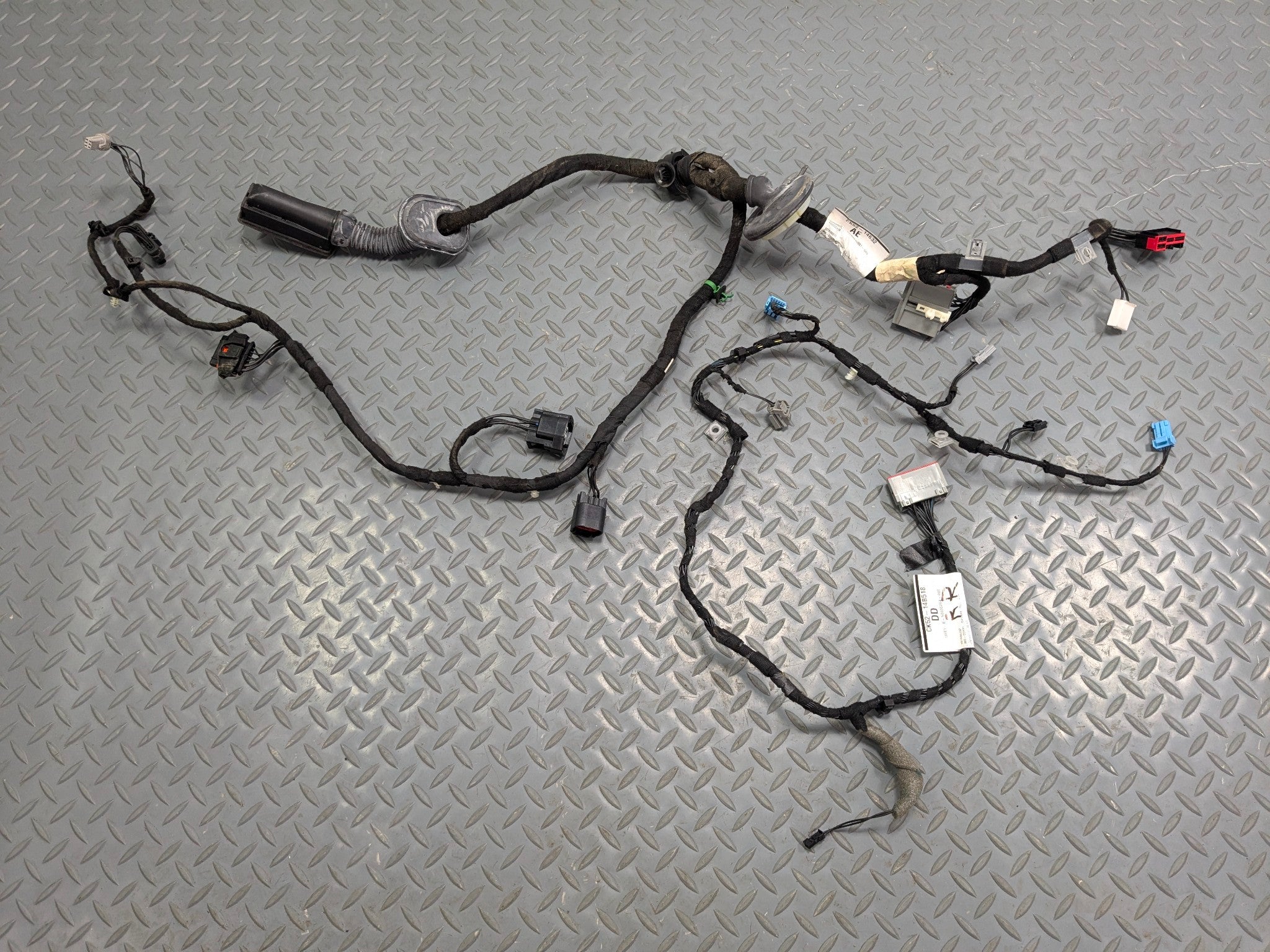2013 - 2017 OEM LAND ROVER RANGE ROVER REAR RIGHT SIDE DOOR WIRE HARNESS