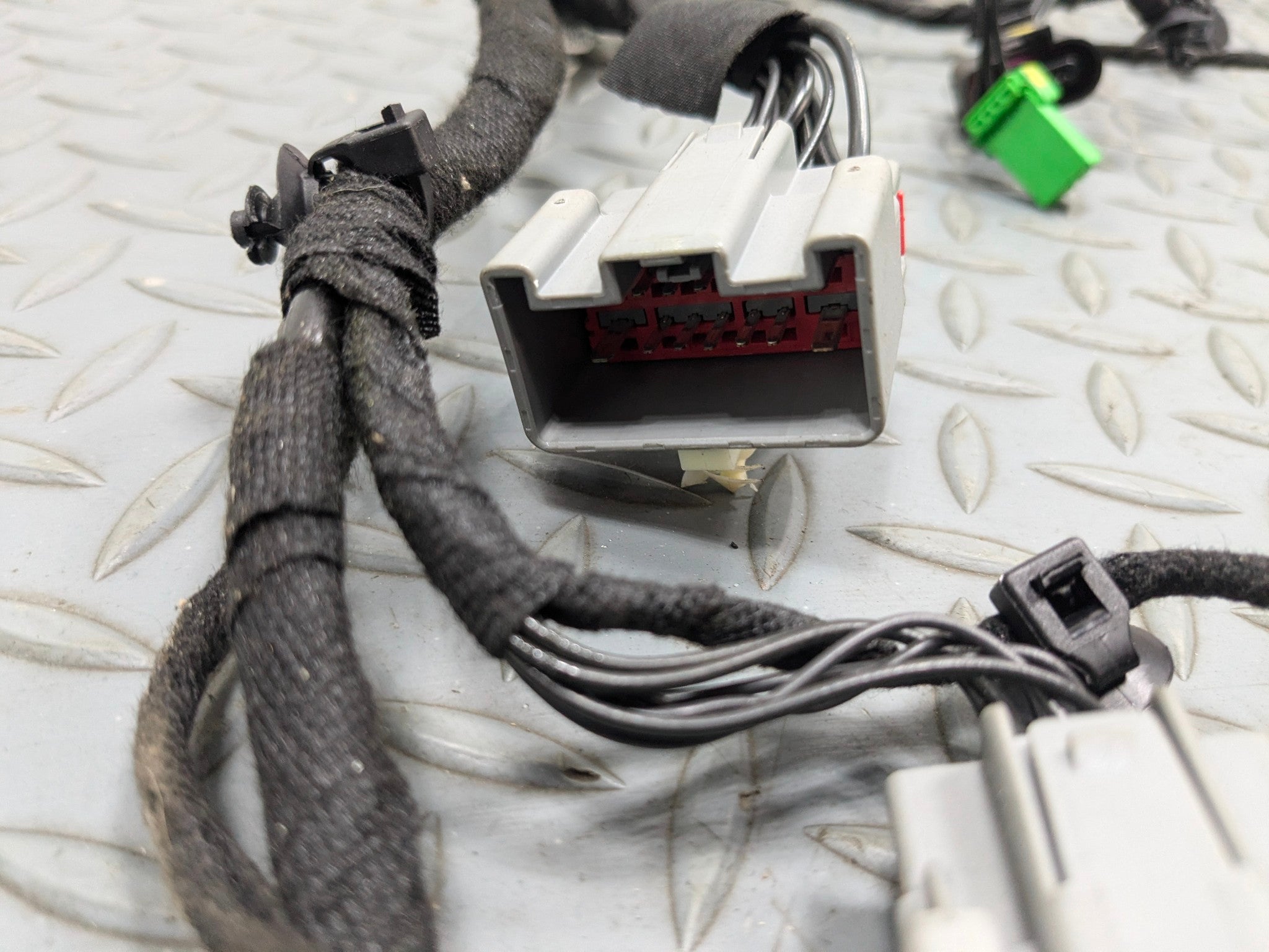 2013 - 2017 OEM LAND ROVER RANGE ROVER REAR TAILGATE LIFTGATE WIRE HARNESS