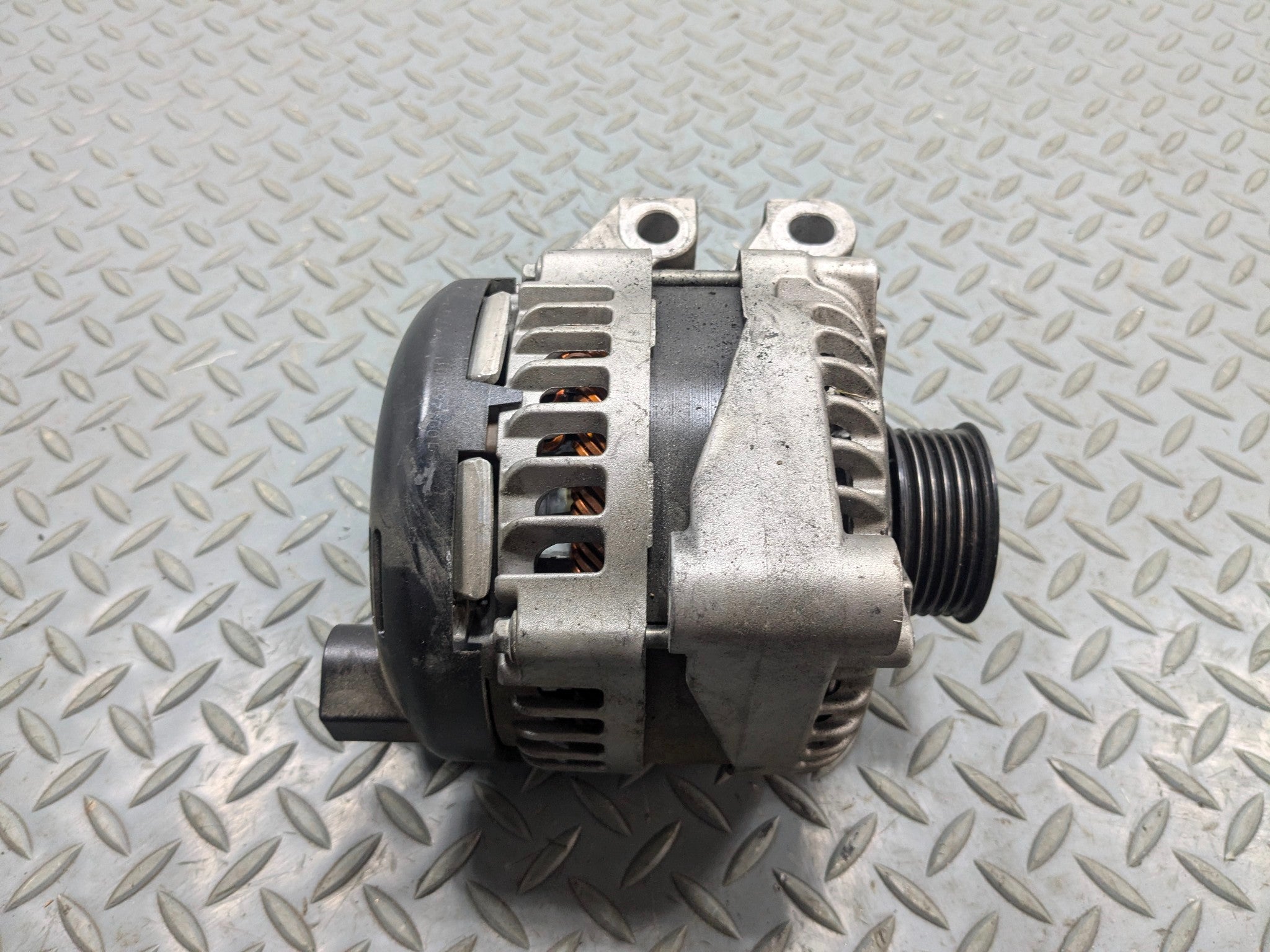 2013 - 2017 OEM LAND ROVER RANGE ROVER POWER GENERATOR ENGINE MOTOR ALTERNATOR