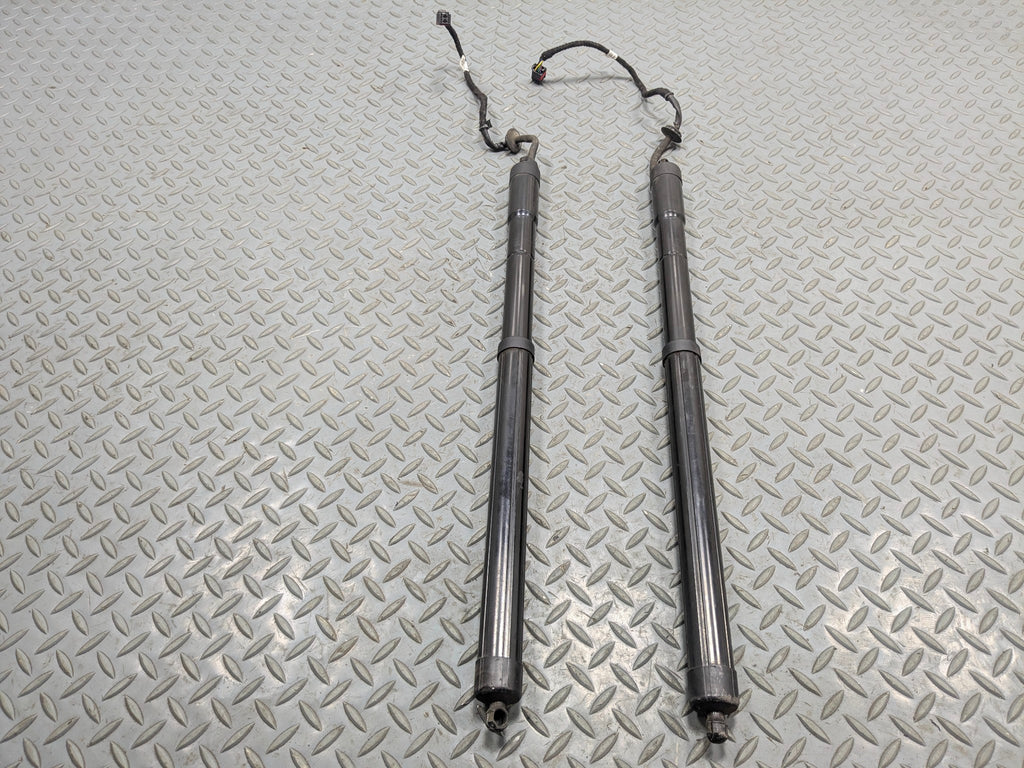 13 -17 OEM LAND ROVER RANGE ROVER REAR LEFT AND RIGHT HATCH POWER LIFT SUPPORT