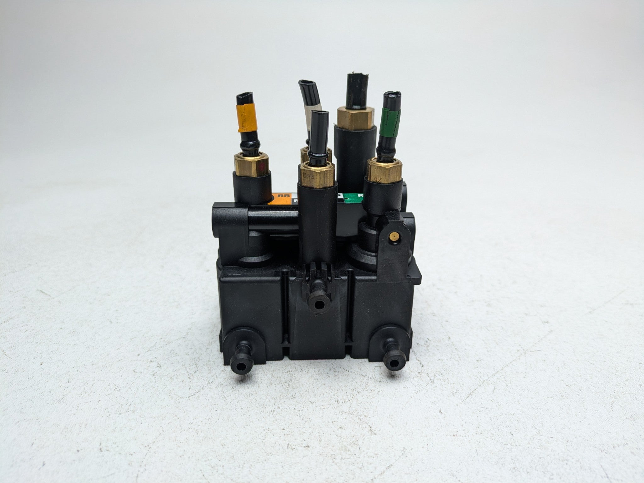 2013 -2017 OEM LAND ROVER RANGE ROVER REAR AIR SUSPENSION CONTROL VALVE ASSEMBLY