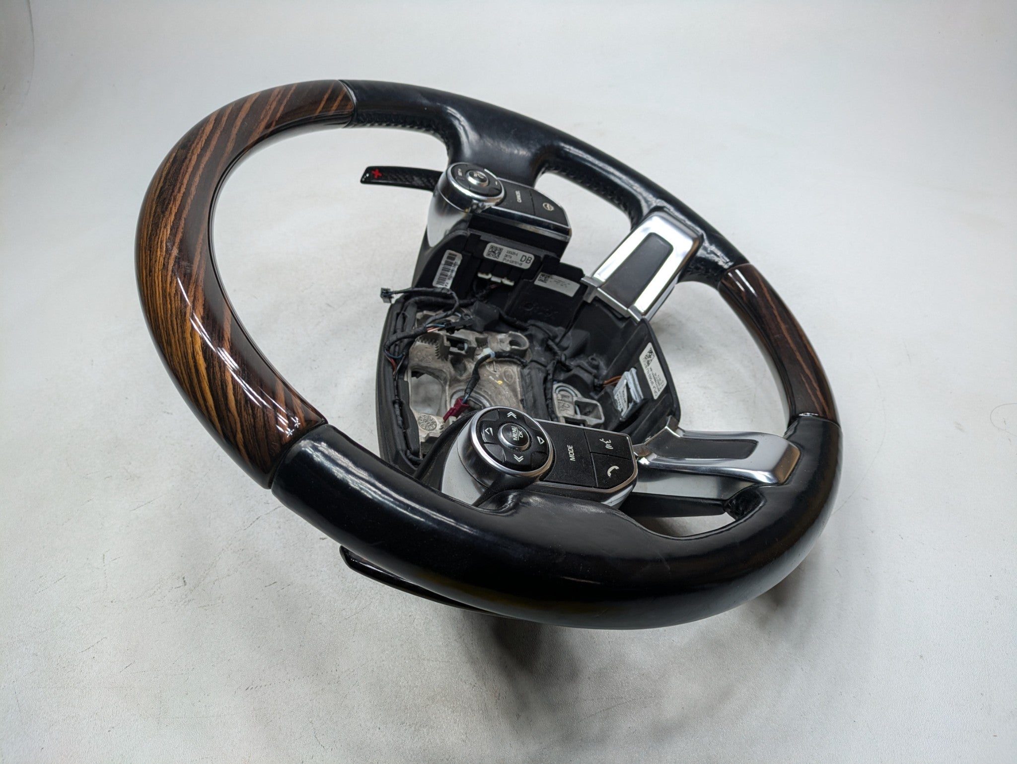 2013 - 2017 OEM LAND ROVER RANGE ROVER STEERING WHEEL WITH SWITCHES ASSEMBLY