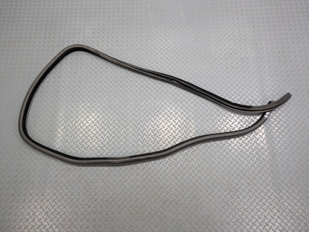 13 - 17 OEM LAND ROVER RANGE ROVER REAR RIGHT PASSENGER SIDE WEATHER STRIPPING