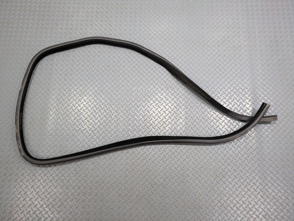 2013 - 2017 OEM LAND ROVER RANGE ROVER REAR LEFT DRIVER SIDE WEATHER STRIPPING