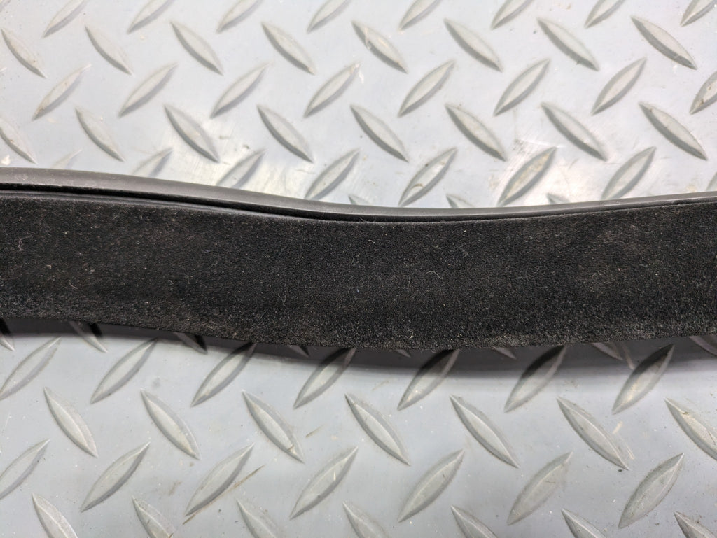 2013 - 2017 OEM LAND ROVER RANGE ROVER REAR LEFT DRIVER SIDE WEATHER STRIPPING