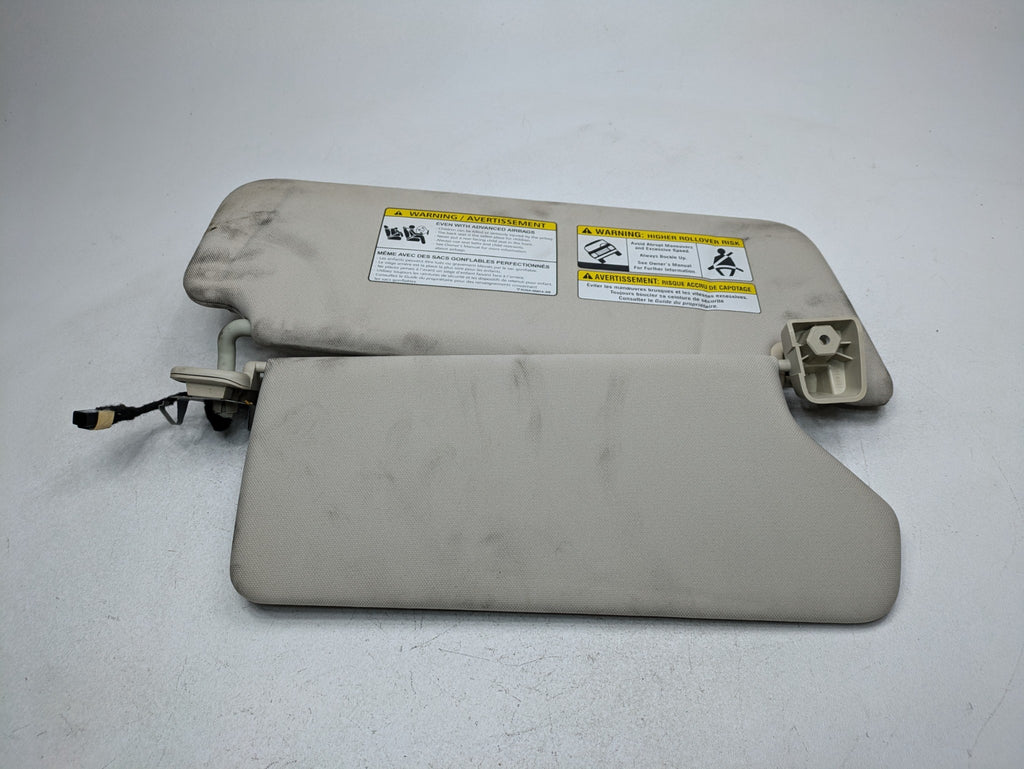 13 - 17 OEM LAND ROVER RANGE ROVER LEFT DRIVER SIDE UPPER INTERIOR SUN VISOR