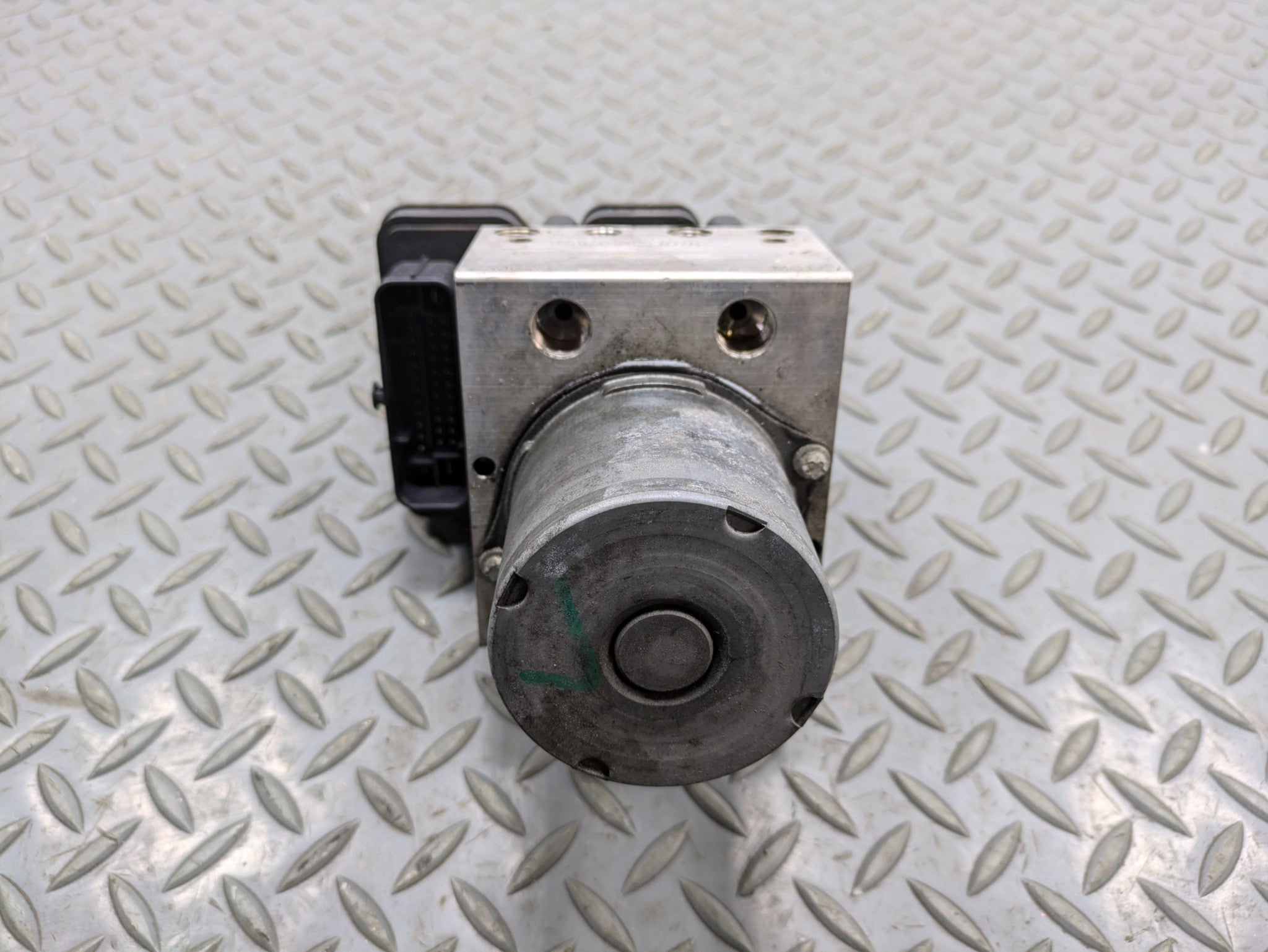 2013 - 2017 OEM LAND ROVER RANGE ROVER ANTI LOCK BRAKE PUMP MODULE ASSEMBLY