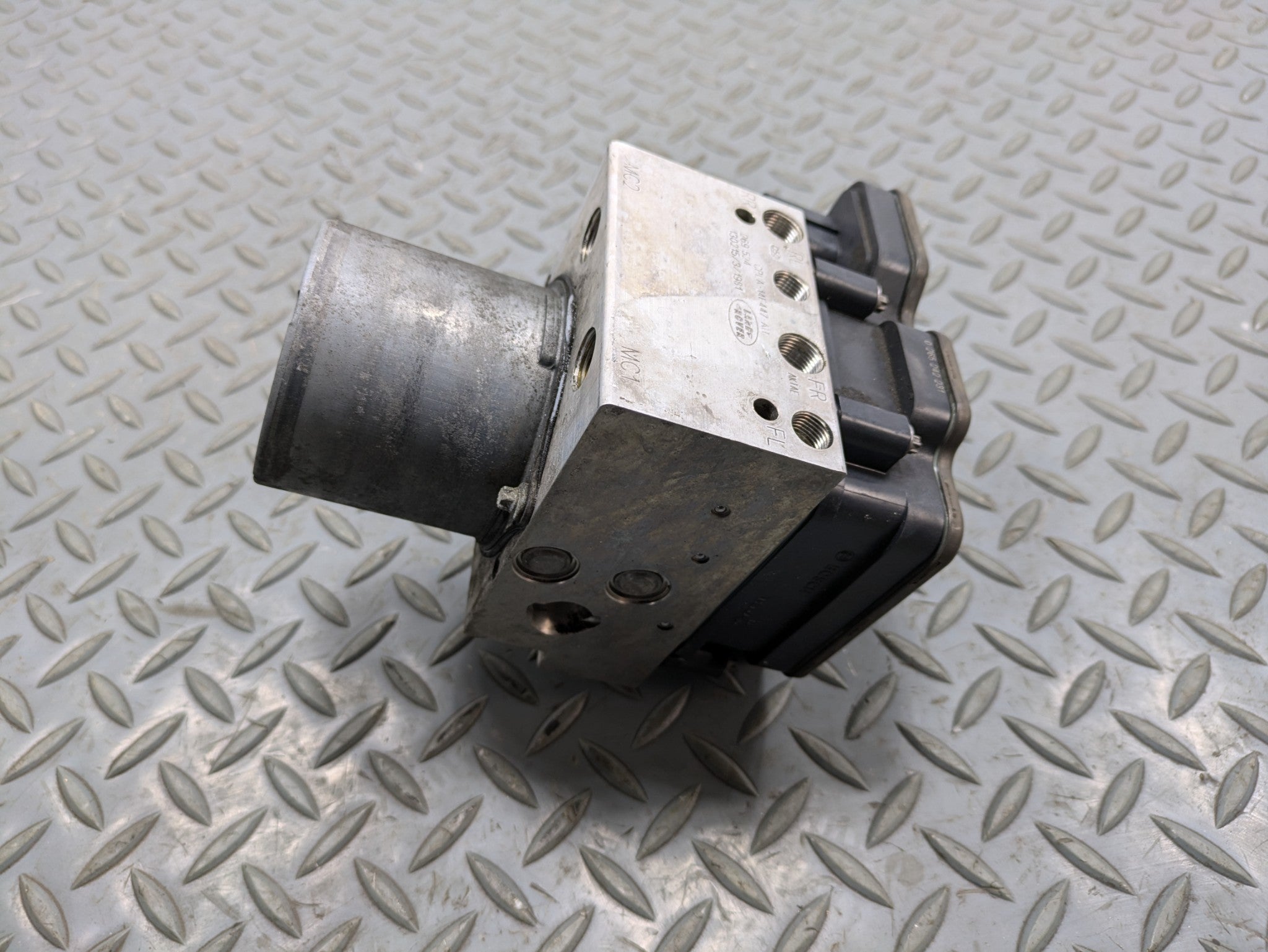 2013 - 2017 OEM LAND ROVER RANGE ROVER ANTI LOCK BRAKE PUMP MODULE ASSEMBLY