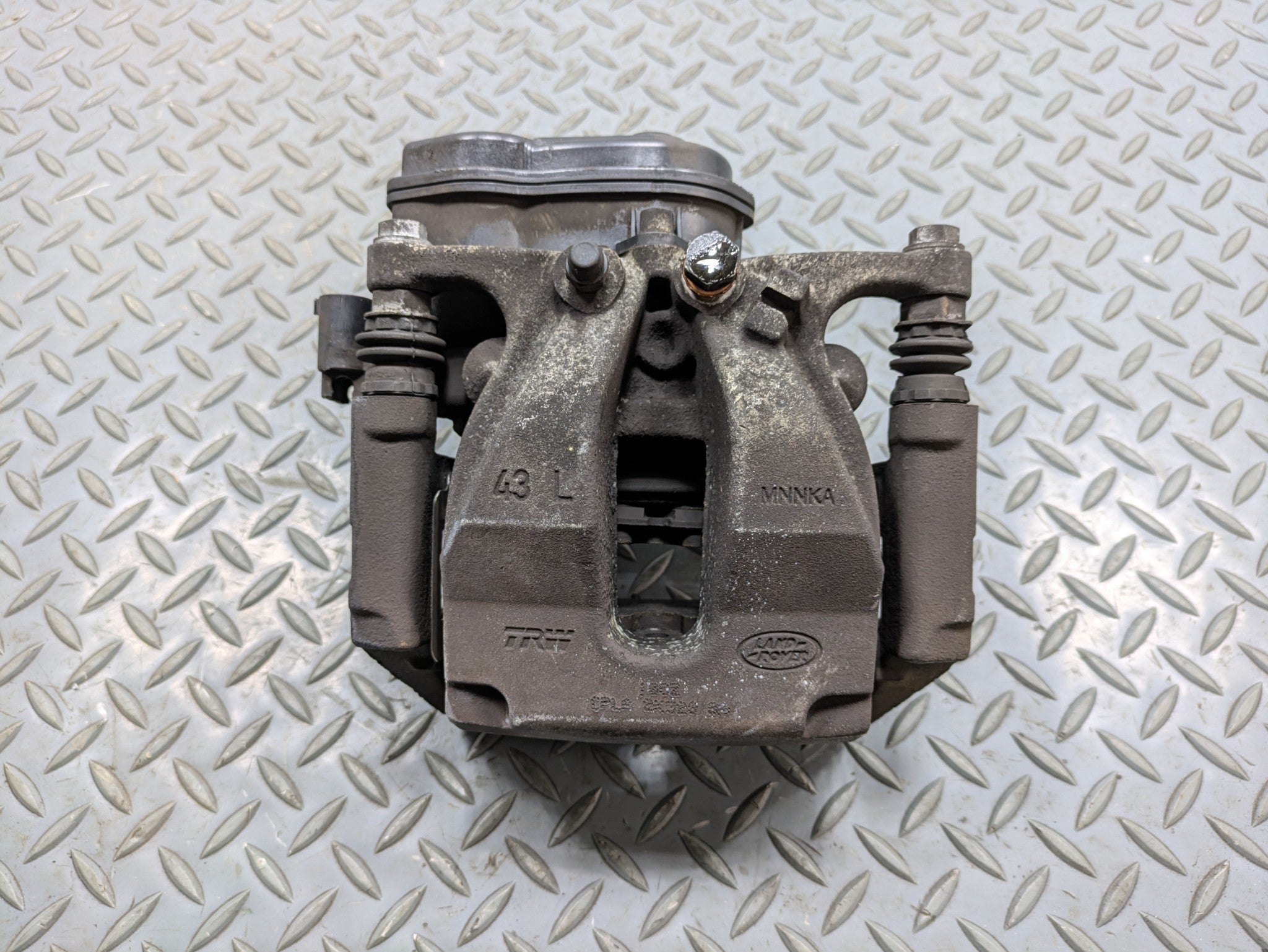 13 - 17 OEM LAND ROVER RANGE ROVER REAR LEFT SIDE BRAKE CALLIPER ASSEMBLY