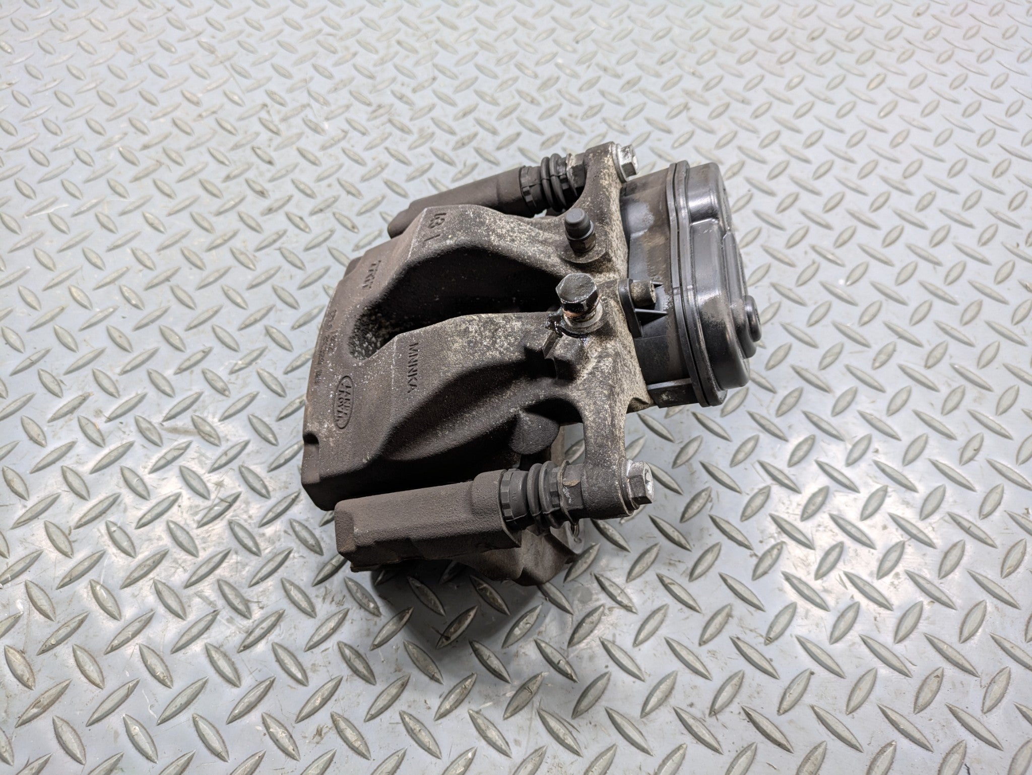 13 - 17 OEM LAND ROVER RANGE ROVER REAR LEFT SIDE BRAKE CALLIPER ASSEMBLY