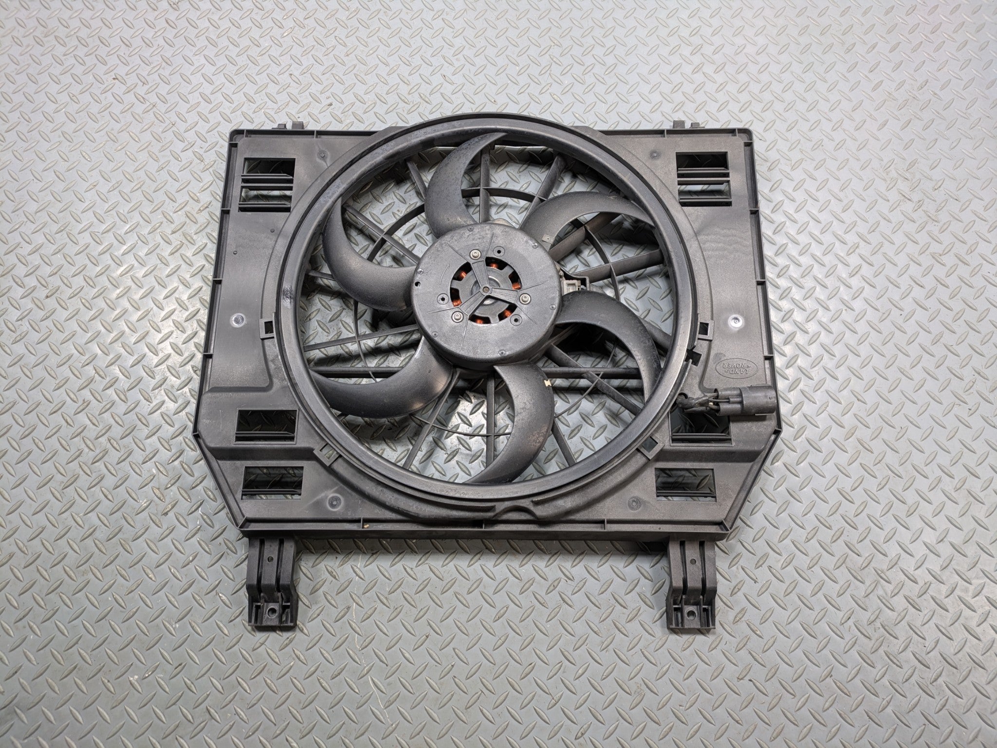 13 - 17 OEM LAND ROVER RANGE ROVER ELECTRIC COOLING FAN WITH MOTOR ASSEMBLY