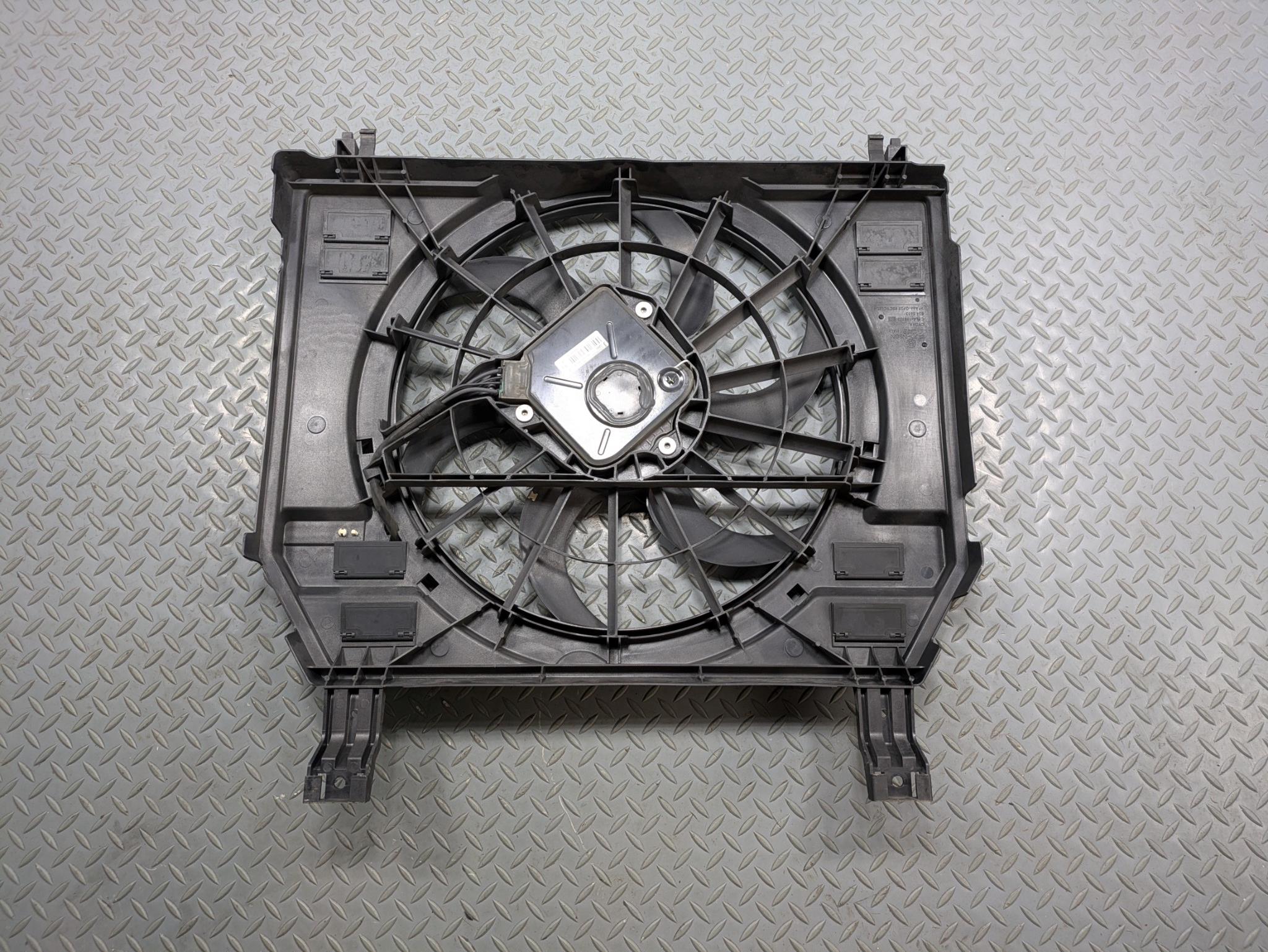 13 - 17 OEM LAND ROVER RANGE ROVER ELECTRIC COOLING FAN WITH MOTOR ASSEMBLY