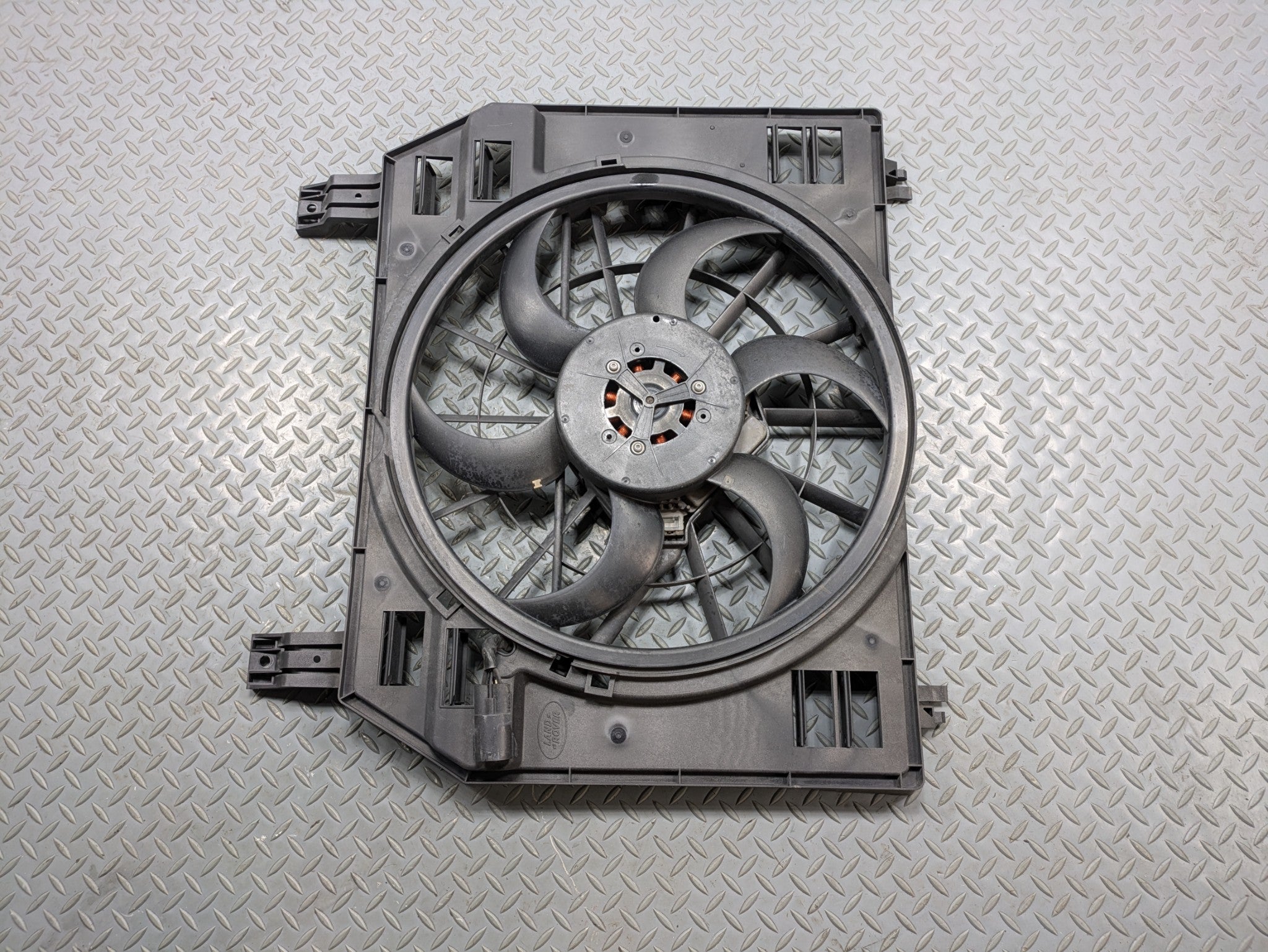 13 - 17 OEM LAND ROVER RANGE ROVER ELECTRIC COOLING FAN WITH MOTOR ASSEMBLY