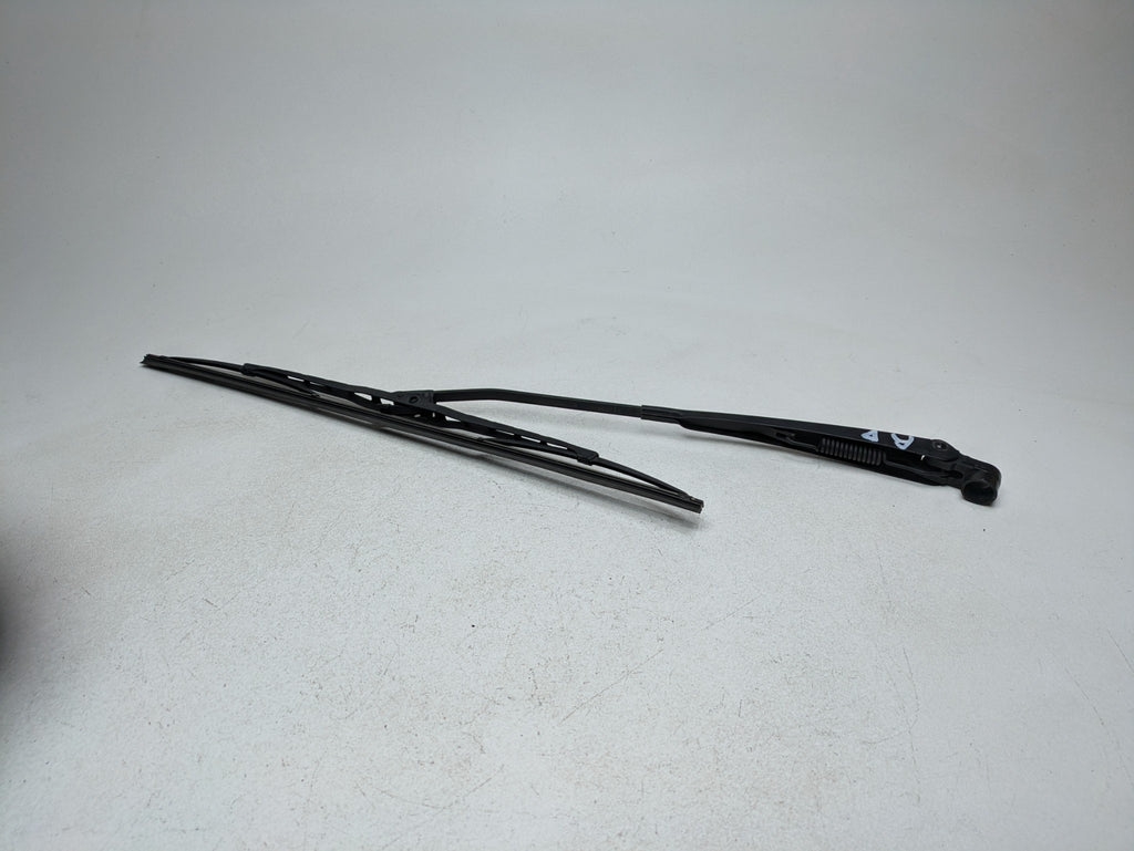 13 - 17 OEM LAND ROVER RANGE ROVER REAR TAILGATE TRUNK LID WIPER ARM WITH BLADE
