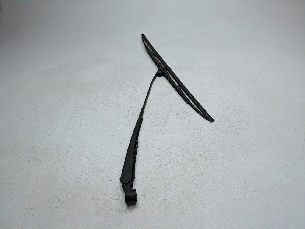 13 - 17 OEM LAND ROVER RANGE ROVER REAR TAILGATE TRUNK LID WIPER ARM WITH BLADE