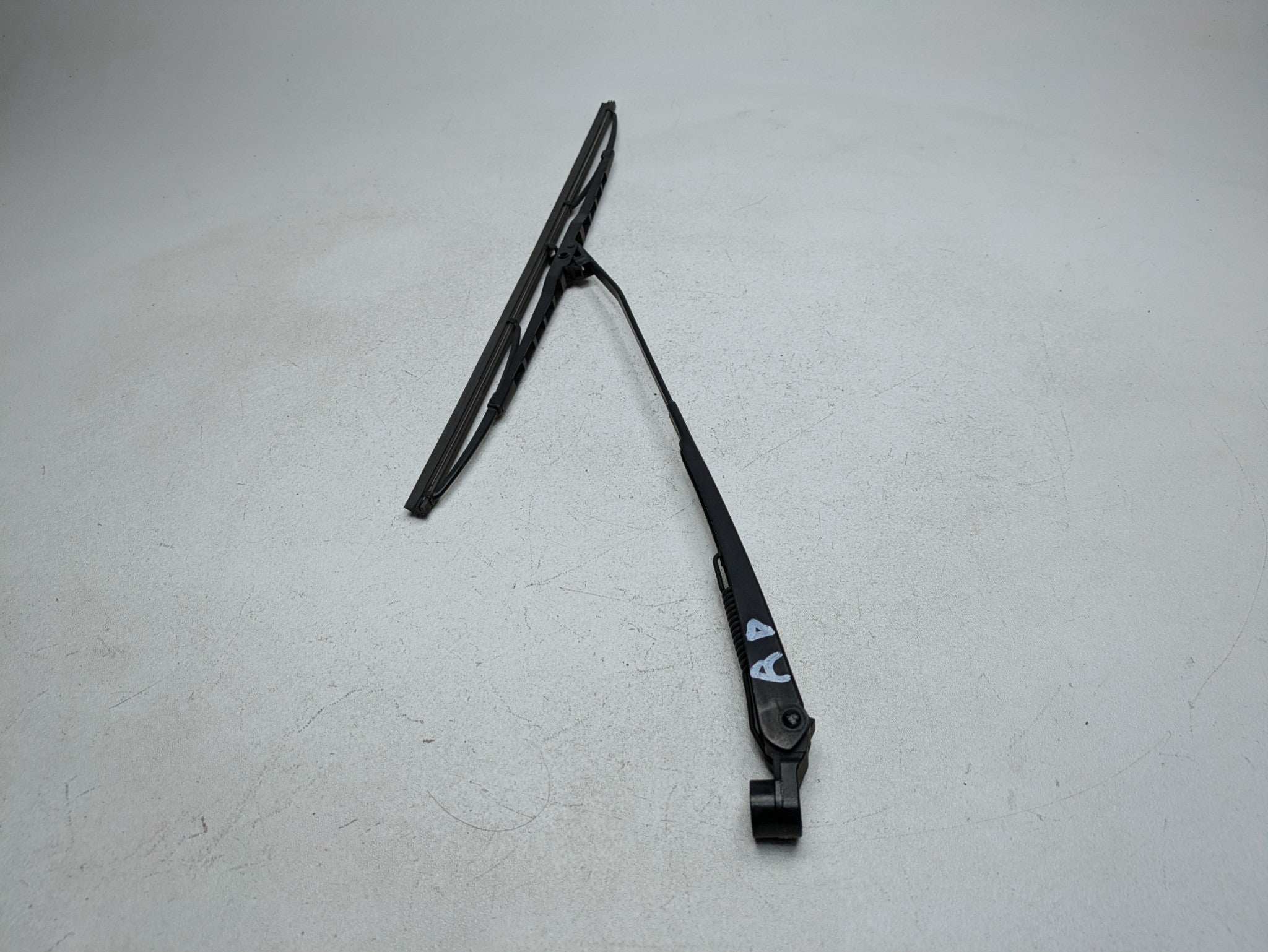 13 - 17 OEM LAND ROVER RANGE ROVER REAR TAILGATE TRUNK LID WIPER ARM WITH BLADE