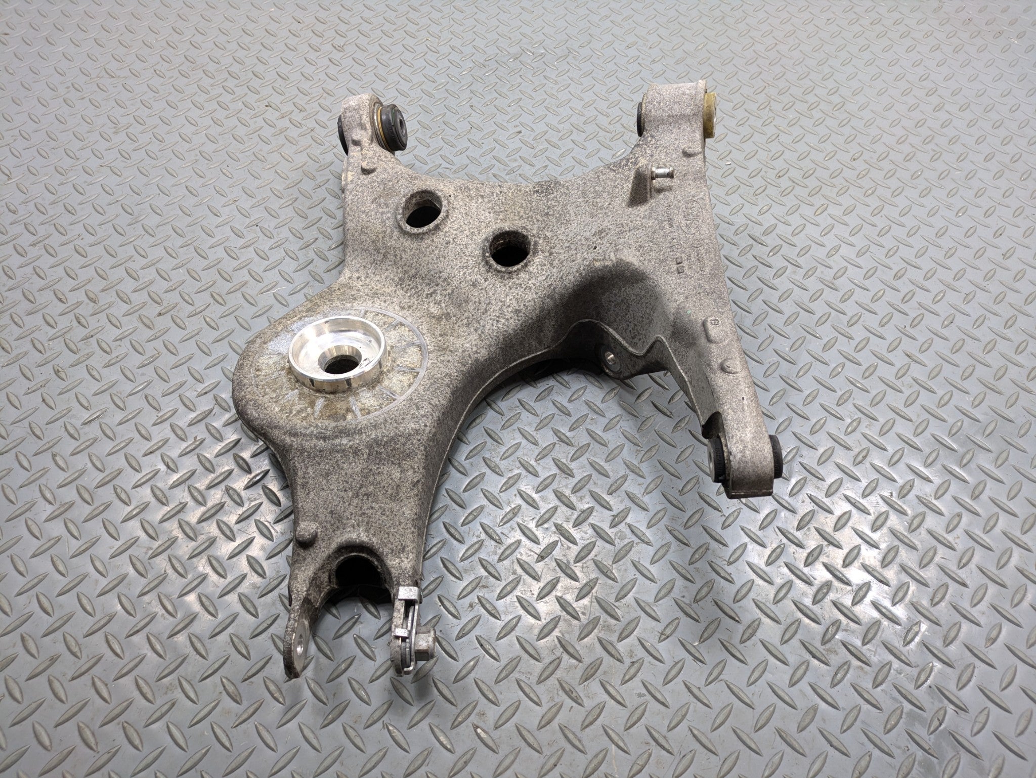 2013 - 2017 OEM LAND ROVER RANGE ROVER REAR RIGHT SIDE LOWER CONTROL ARM