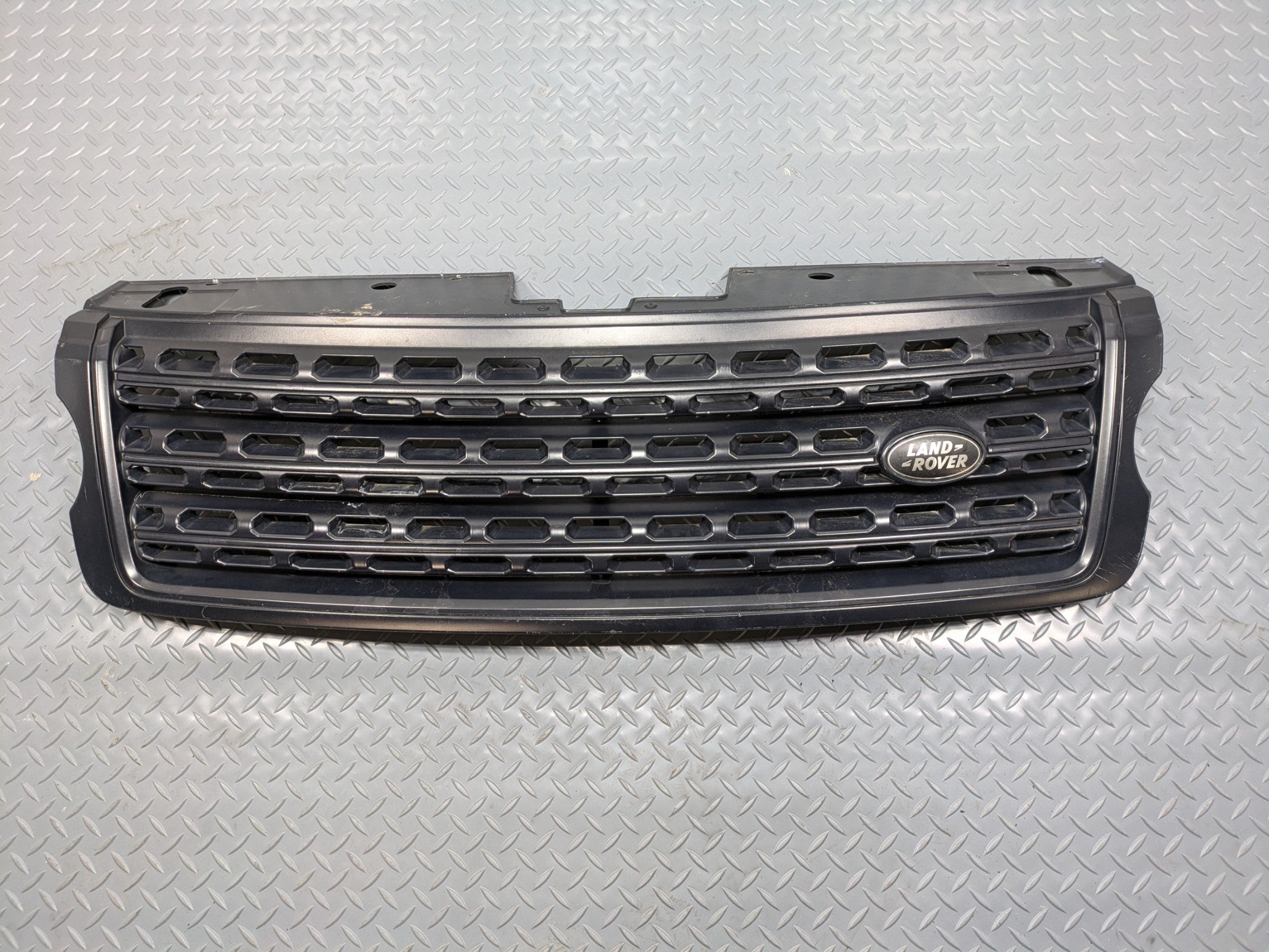 2013 - 2017 OEM LAND ROVER RANGE ROVER FRONT UPPER BUMPER GRILLE WITH EMBLEM
