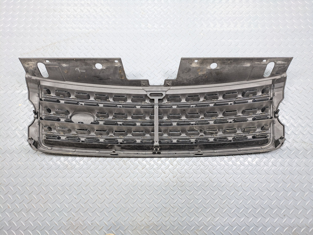 2013 - 2017 OEM LAND ROVER RANGE ROVER FRONT UPPER BUMPER GRILLE WITH EMBLEM
