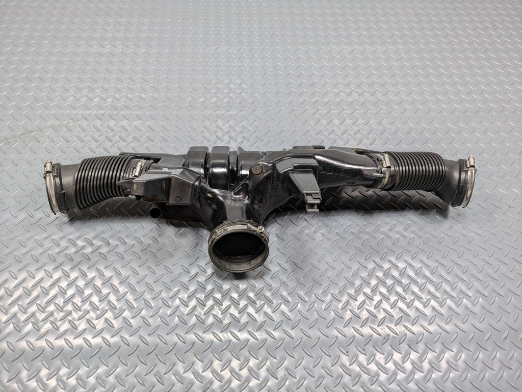 2013 - 2017 OEM LAND ROVER RANGE ROVER AIR INTAKE RESONATOR WITH TUBE