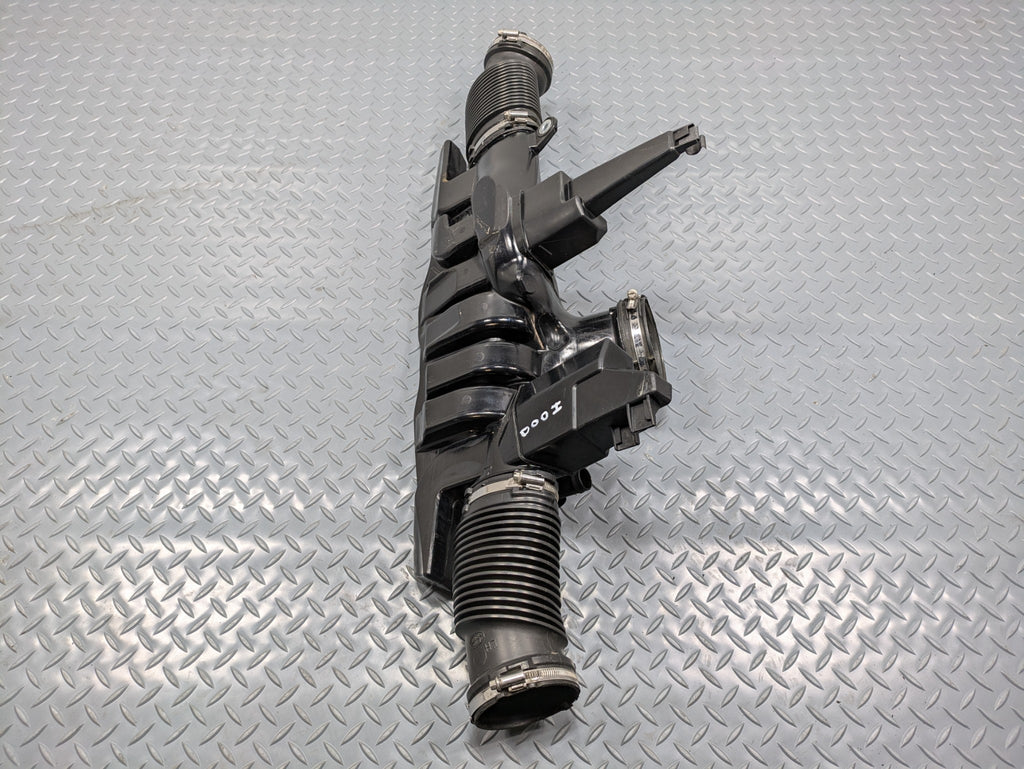 2013 - 2017 OEM LAND ROVER RANGE ROVER AIR INTAKE RESONATOR WITH TUBE