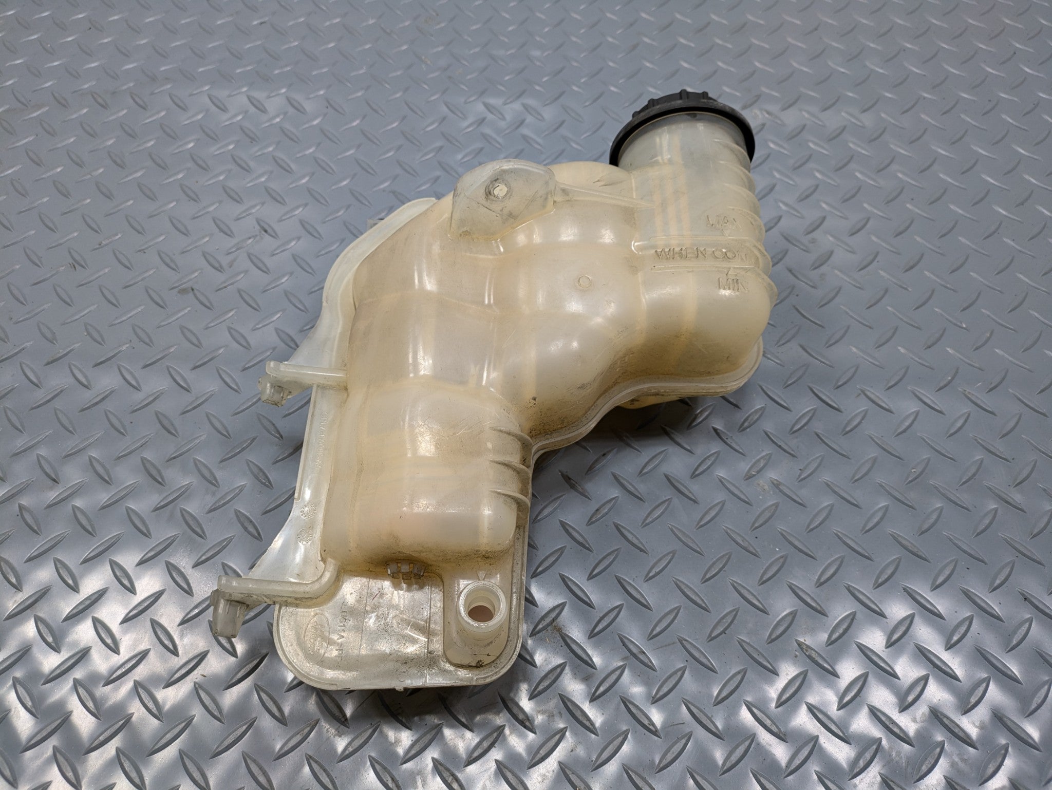 2013 - 2017 OEM LAND ROVER RANGE ROVER ENGINE COOLANT RECOVERY TANK BOTTLE