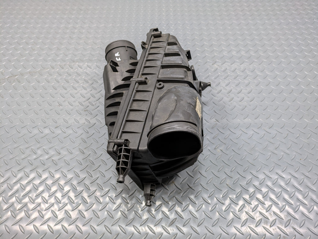 2013 - 2017 OEM LAND ROVER RANGE ROVER RIGHT SIDE AIR FILTER CLEANER BOX