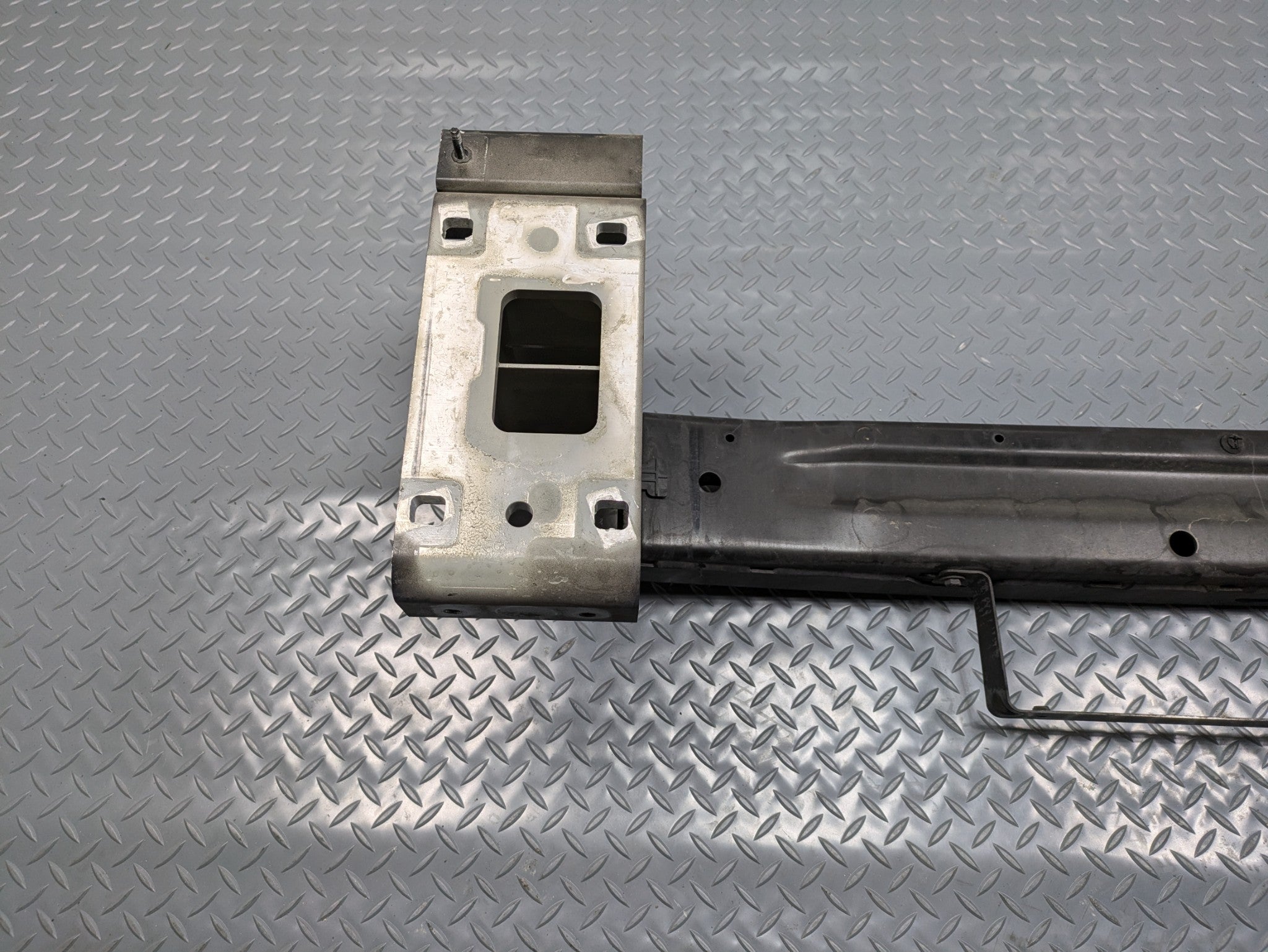 2013 - 2017 OEM LAND ROVER RANGE ROVER FRONT BUMPER REINFORCEMENT IMPACT BAR