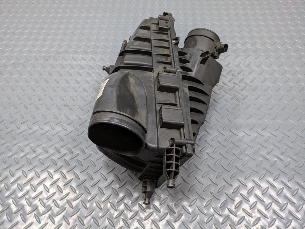 2013 - 2017 OEM LAND ROVER RANGE ROVER LEFT SIDE AIR FILTER CLEANER BOX