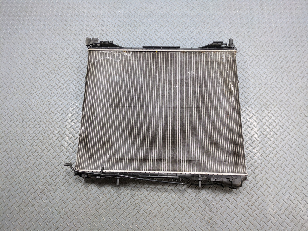 2013 - 2017 OEM LAND ROVER RANGE ROVER ENGINE COOLING MAIN RADIATOR ASSEMBLY