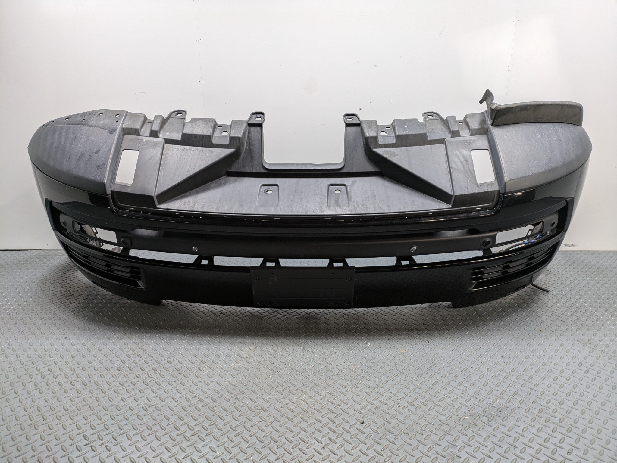 2013 - 2017 OEM LAND ROVER RANGE ROVER FRONT BUMPER COVER ASSEMBLY BLACK L405
